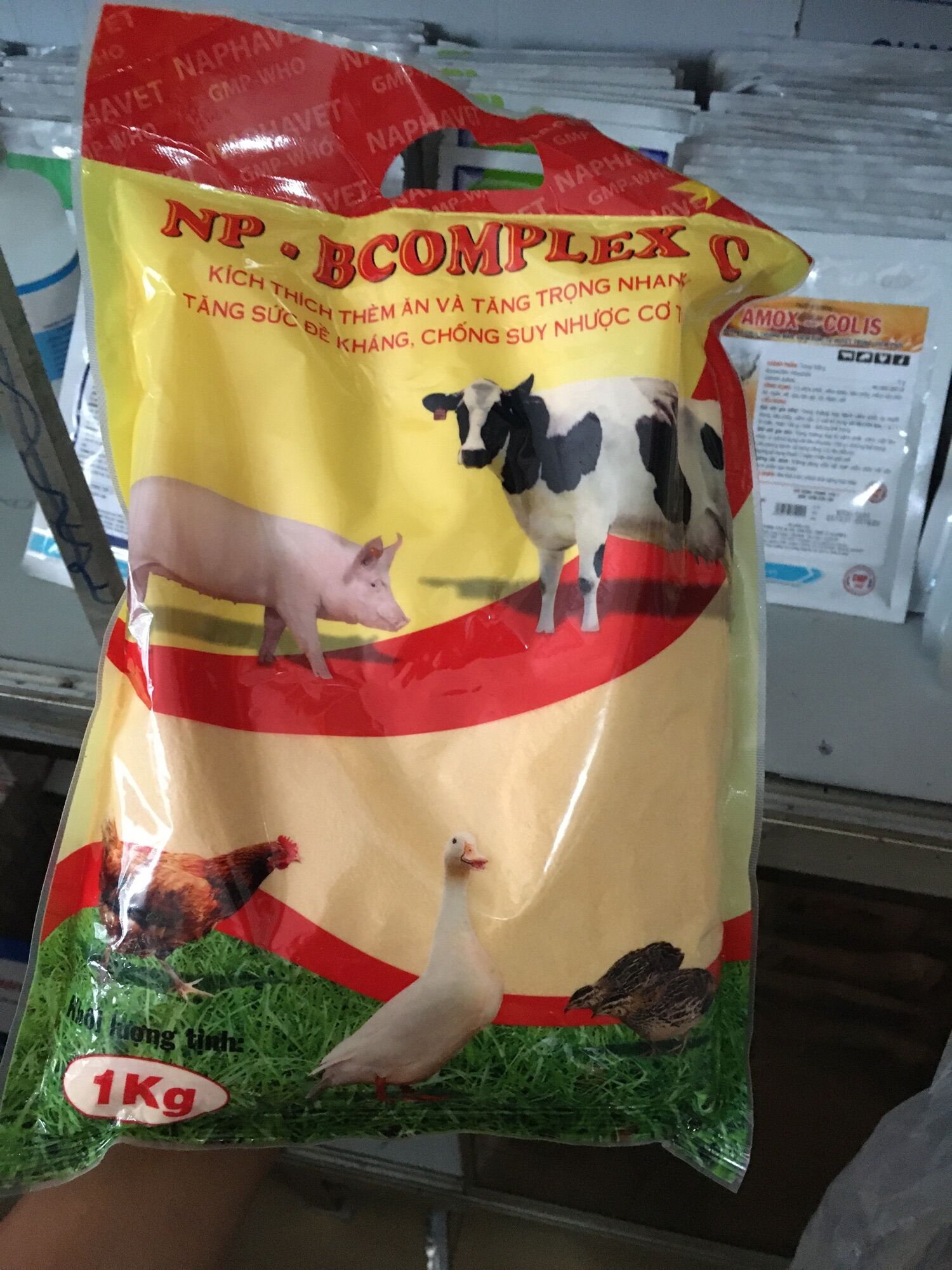 Np bcomplex c , kích thích thèm ăn ,tăng trọng , tăng đề kháng cho heo trâu bò