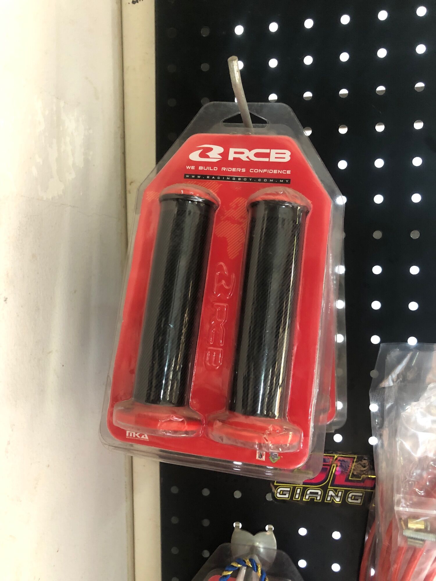 Bao tay rcb đen gắn mọi loại xe