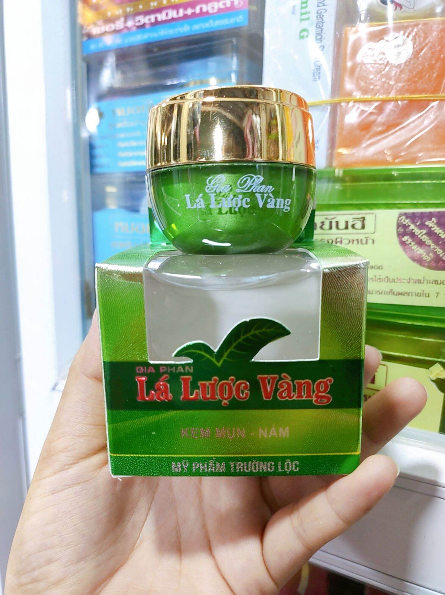 Kem mụn nám lá lược vàng