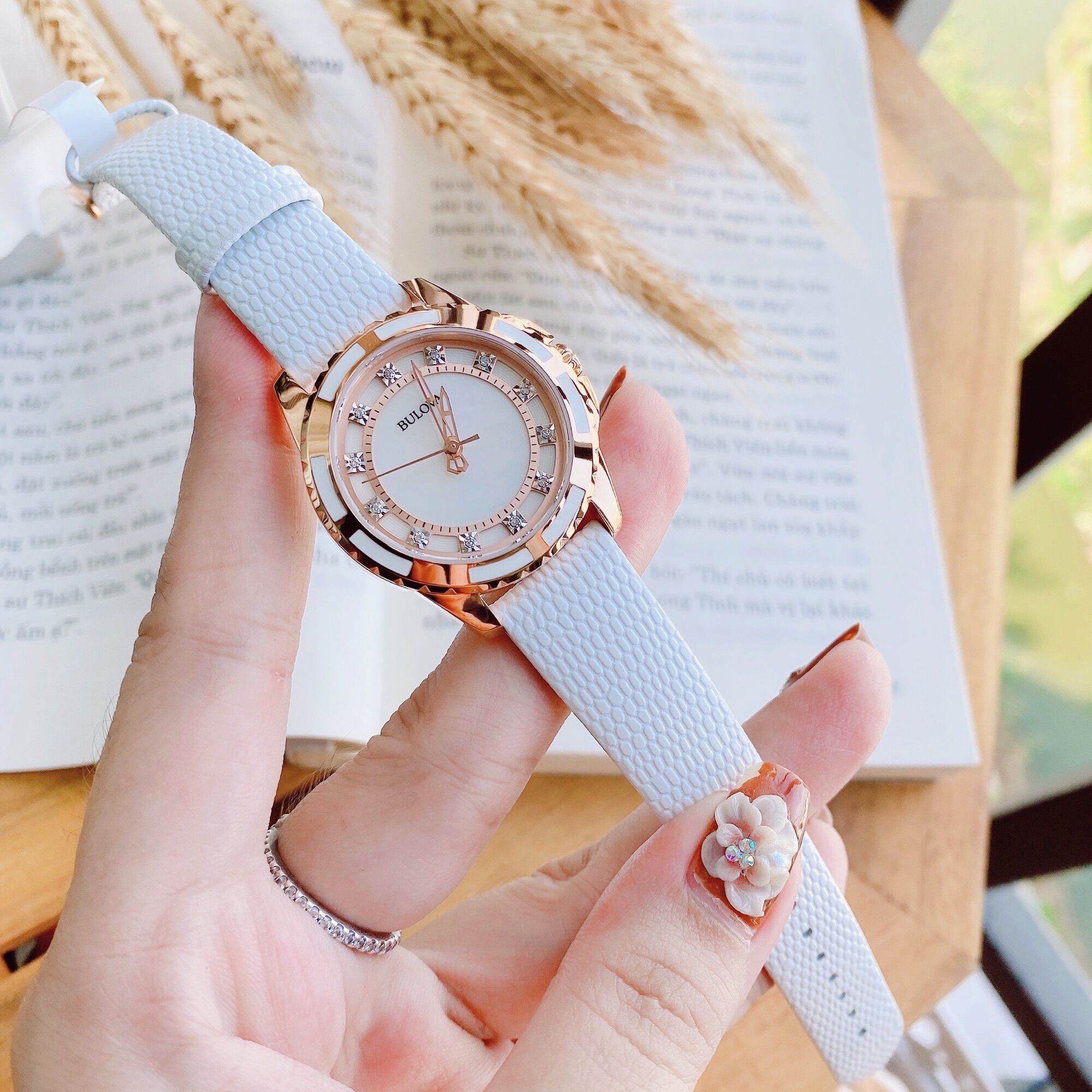 Đồng Hồ Nữ Bulova Diamond 98P119