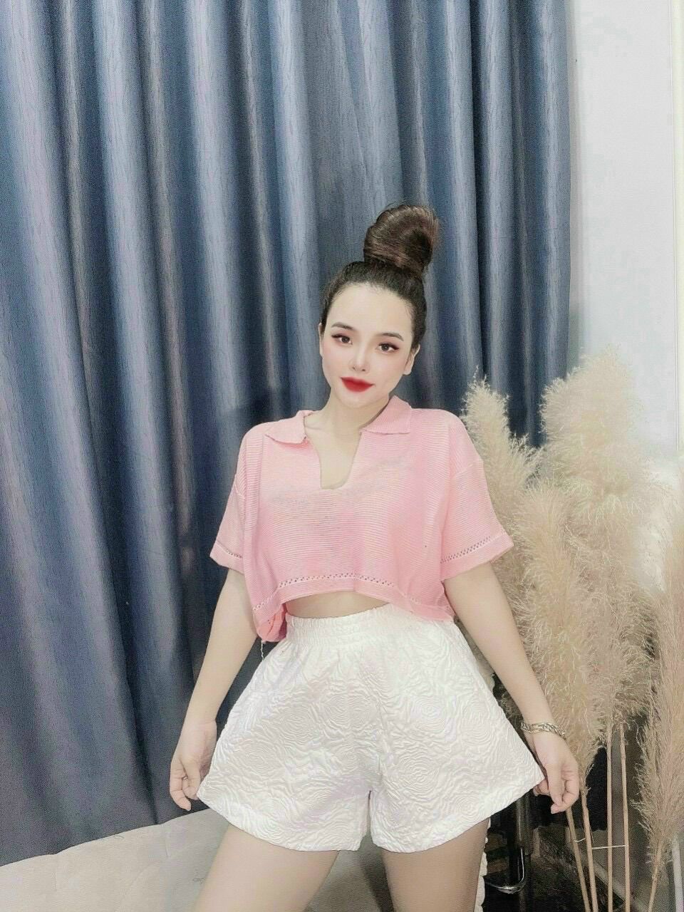 Áo Croptop Cổ Bẻ Khoét Bự