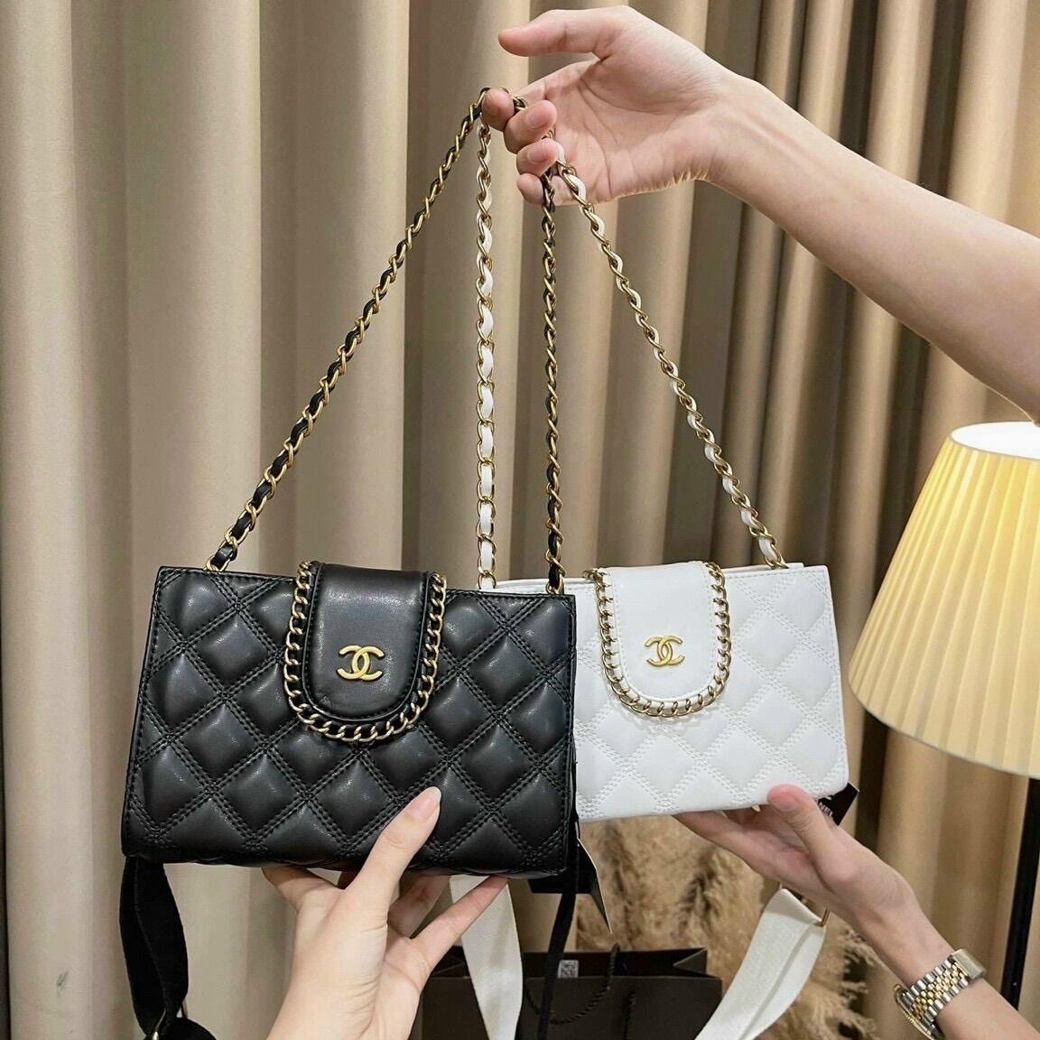 Túi đeo chéo nữ  Trần có 2 dây đeo size 20