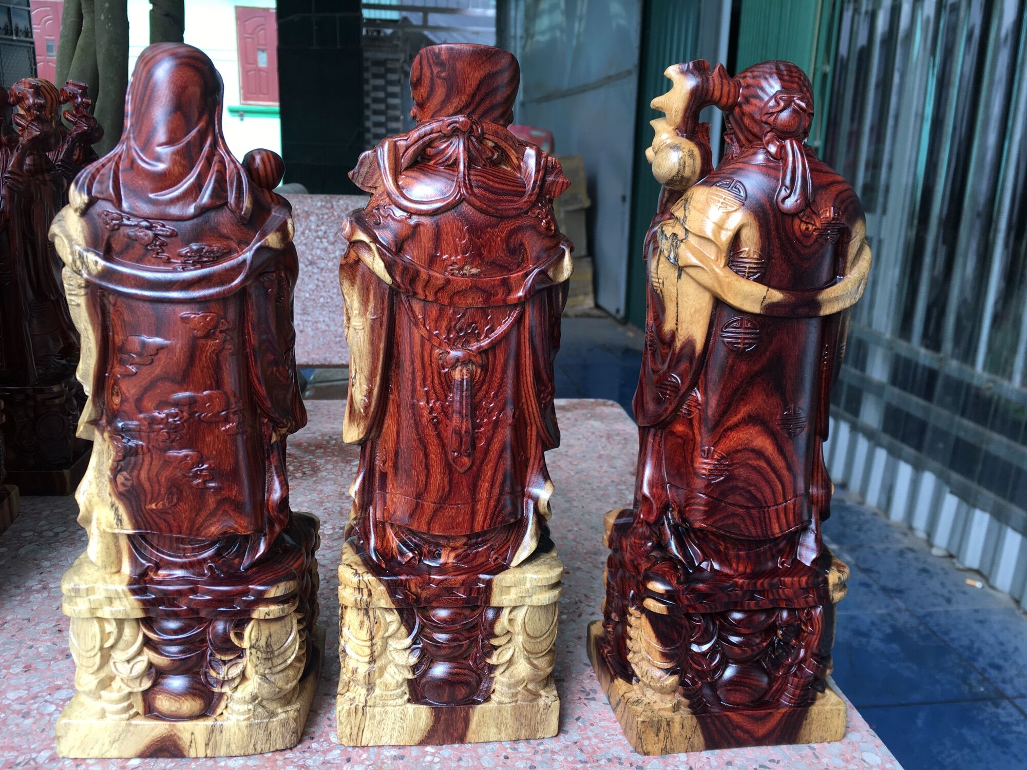 Tượng gỗ Tam Đa trắc dây