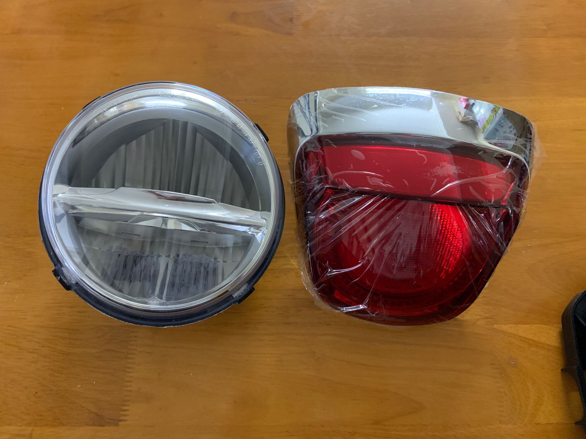 Pha led 2 tầng vespa prima