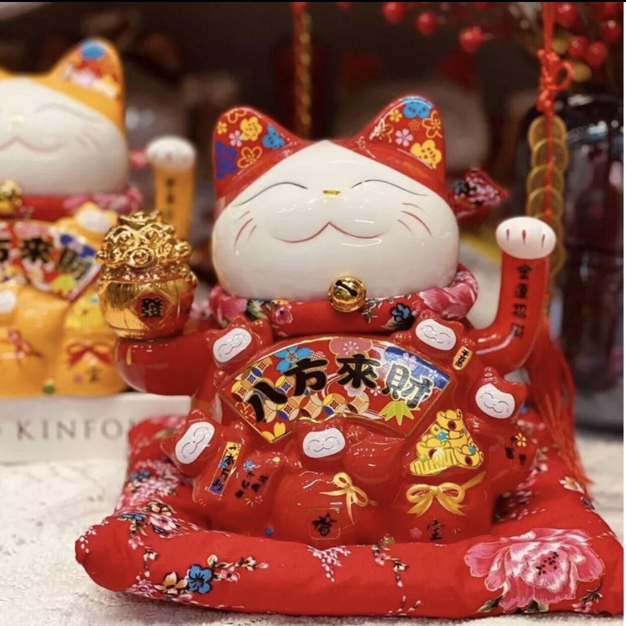 Mèo thần tài vẫy tay phú quý đỏ cao 18cm