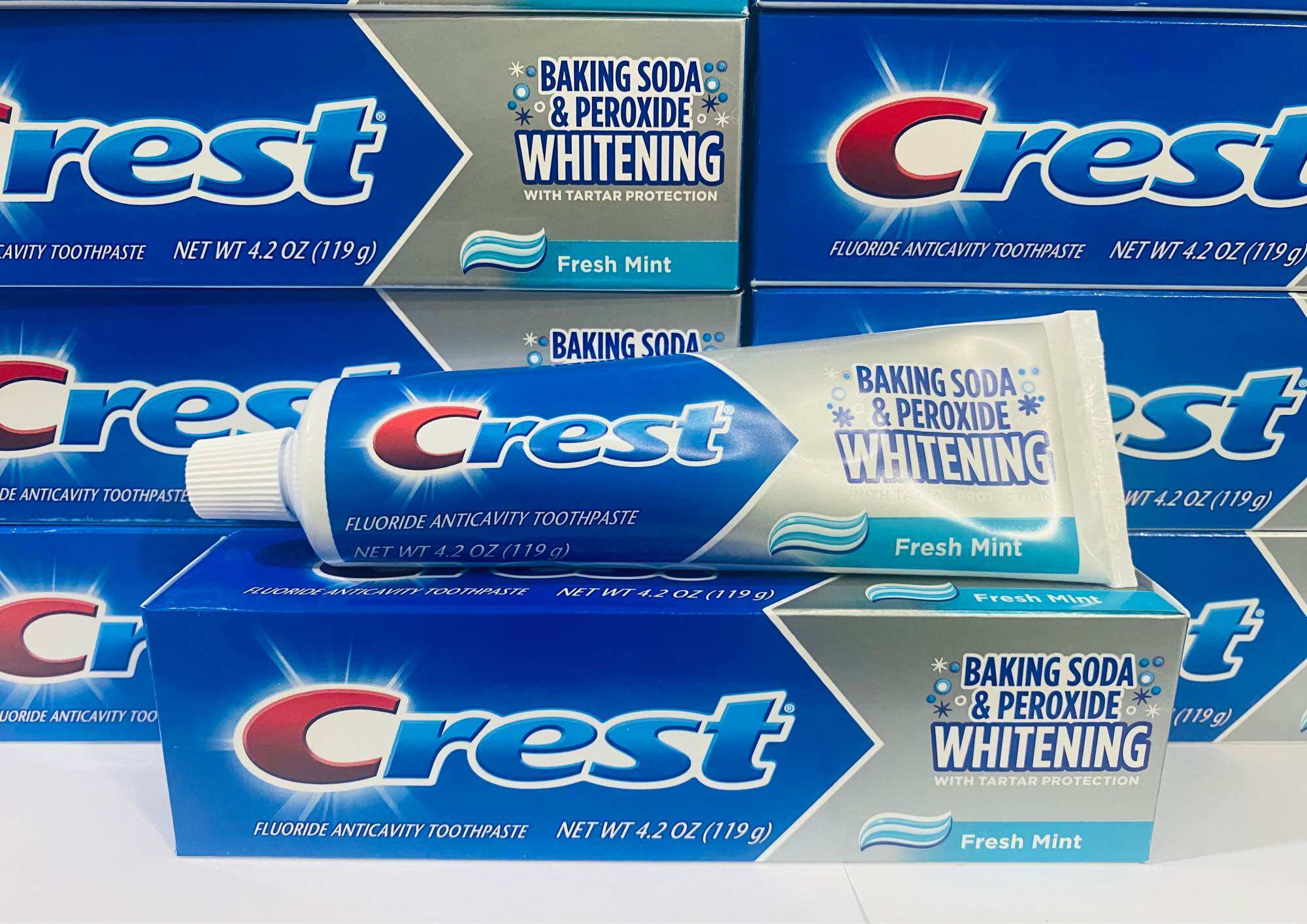 Kem đánh răng Crest baking soda & peroxide whitening 119gr MỸ