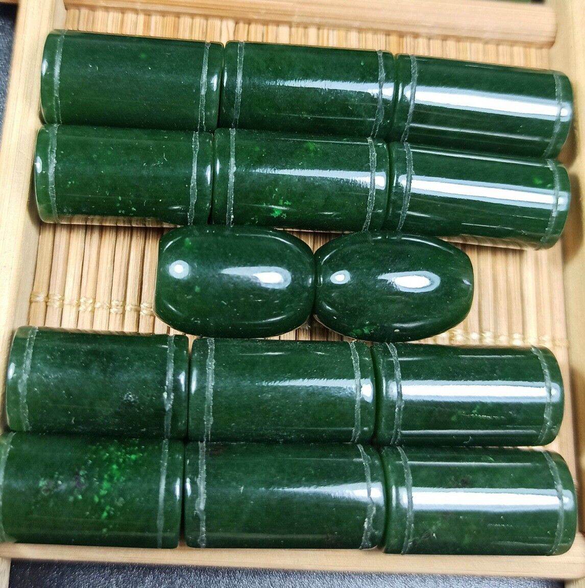 Lu thống ngọc bích xanh đậm