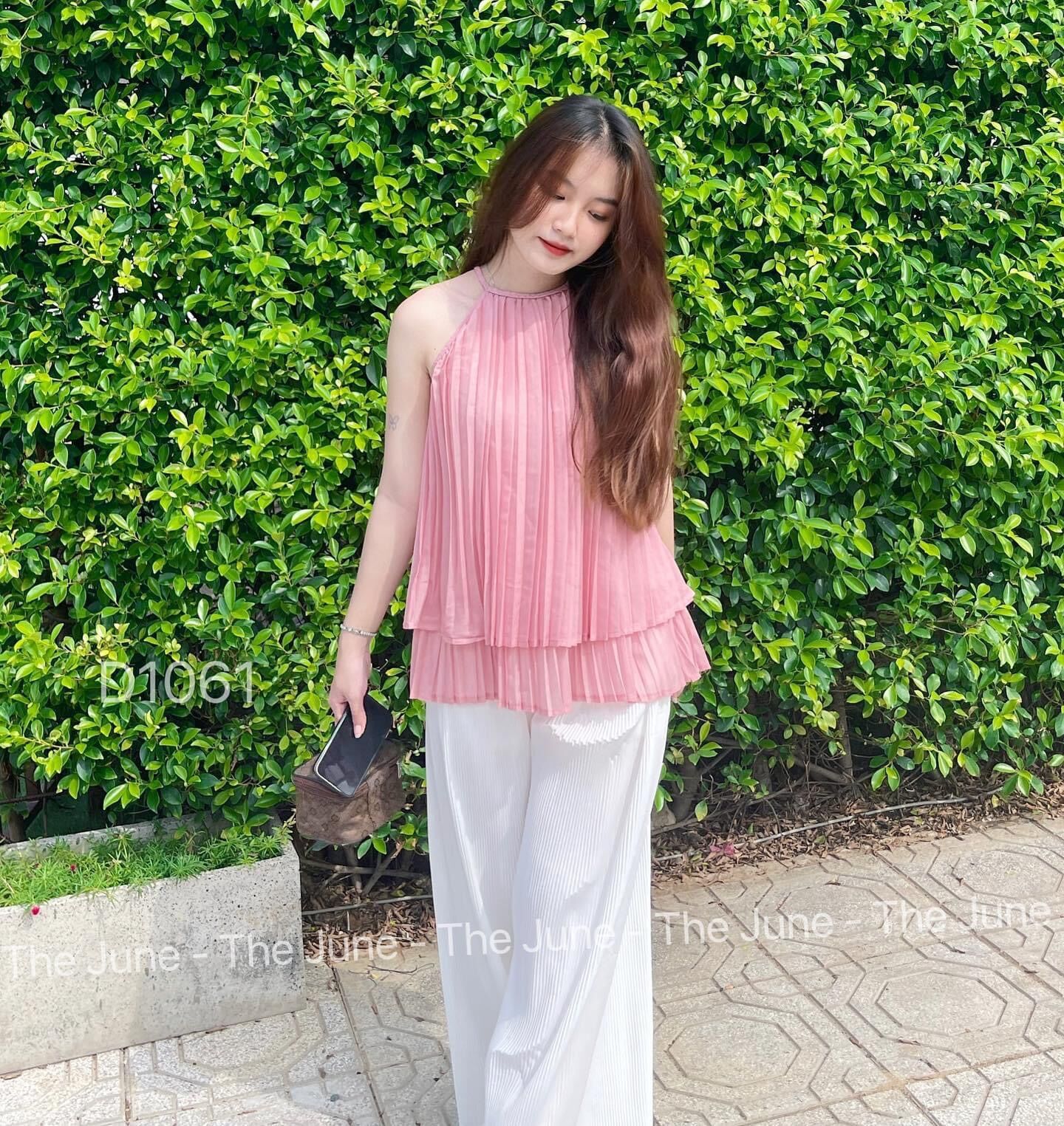 Set yếm xếp ly dạo phố