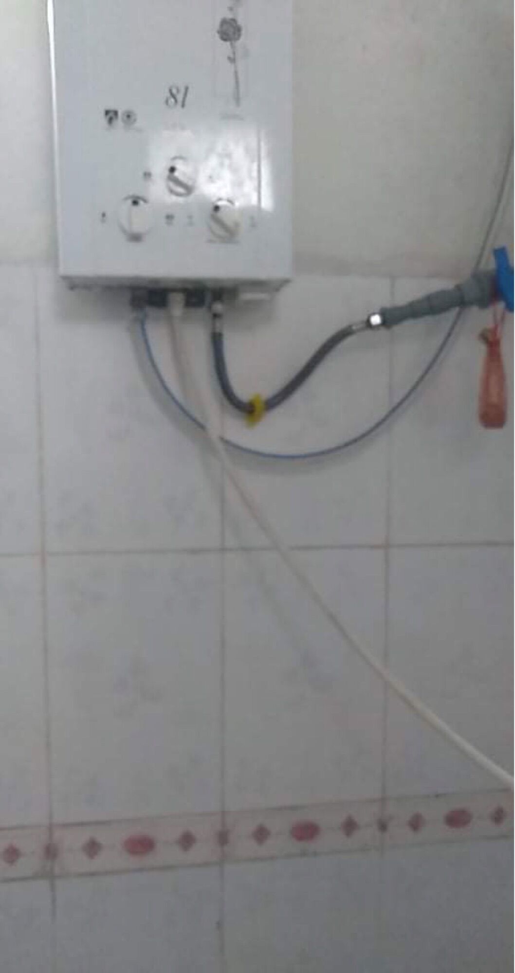 BÌNH NÓNG LẠNH SỬ DỤNG BẰNG GA AKURA(kèm vòi sen+van gas+dây gas+đôi pin)