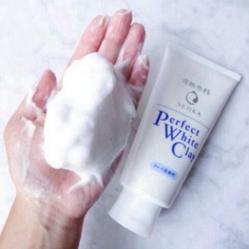 Sữa rửa mặt SENKA perfect white đất sét trắng và collagen
