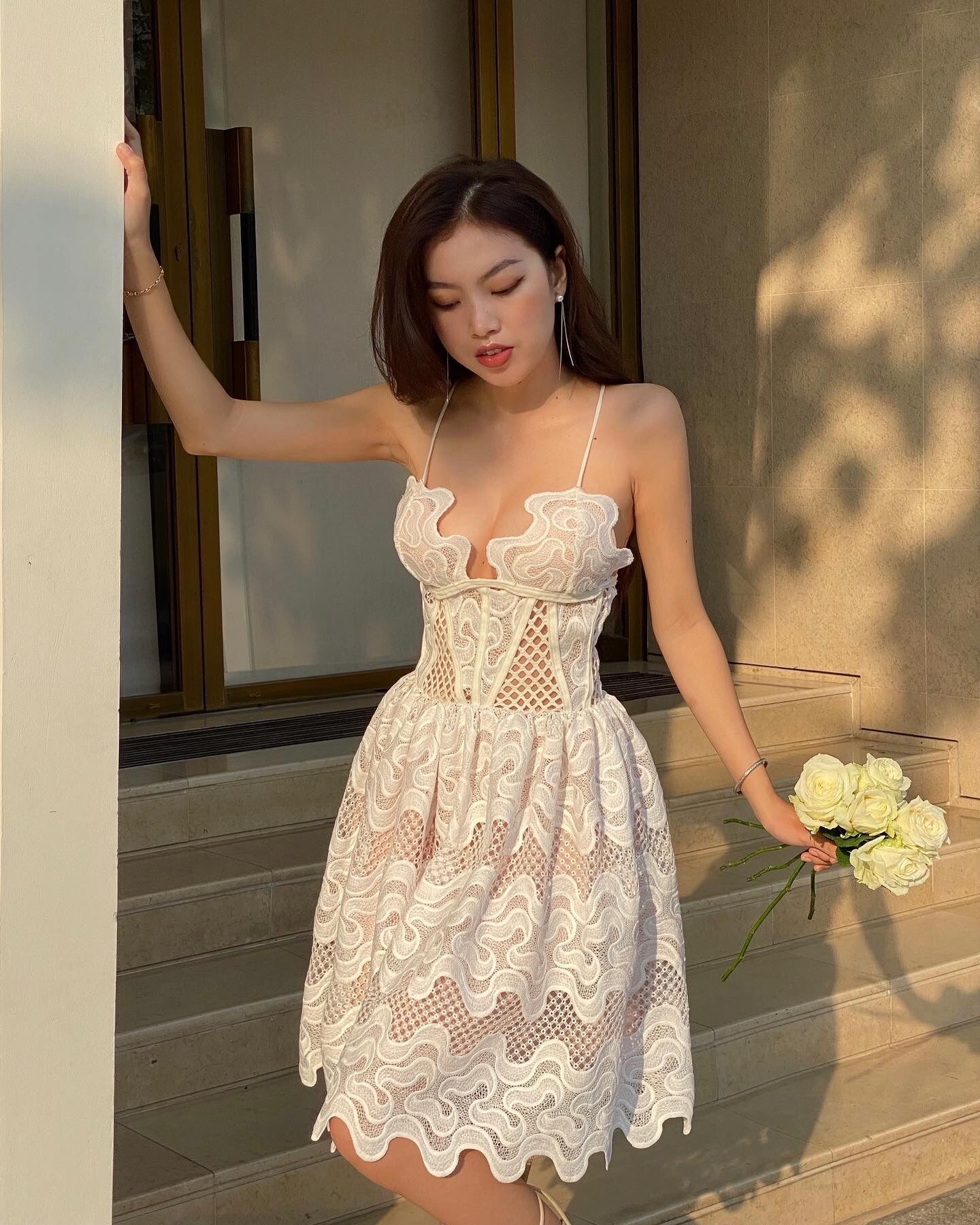 Đầm xoè vải ren gợn sóng Wave