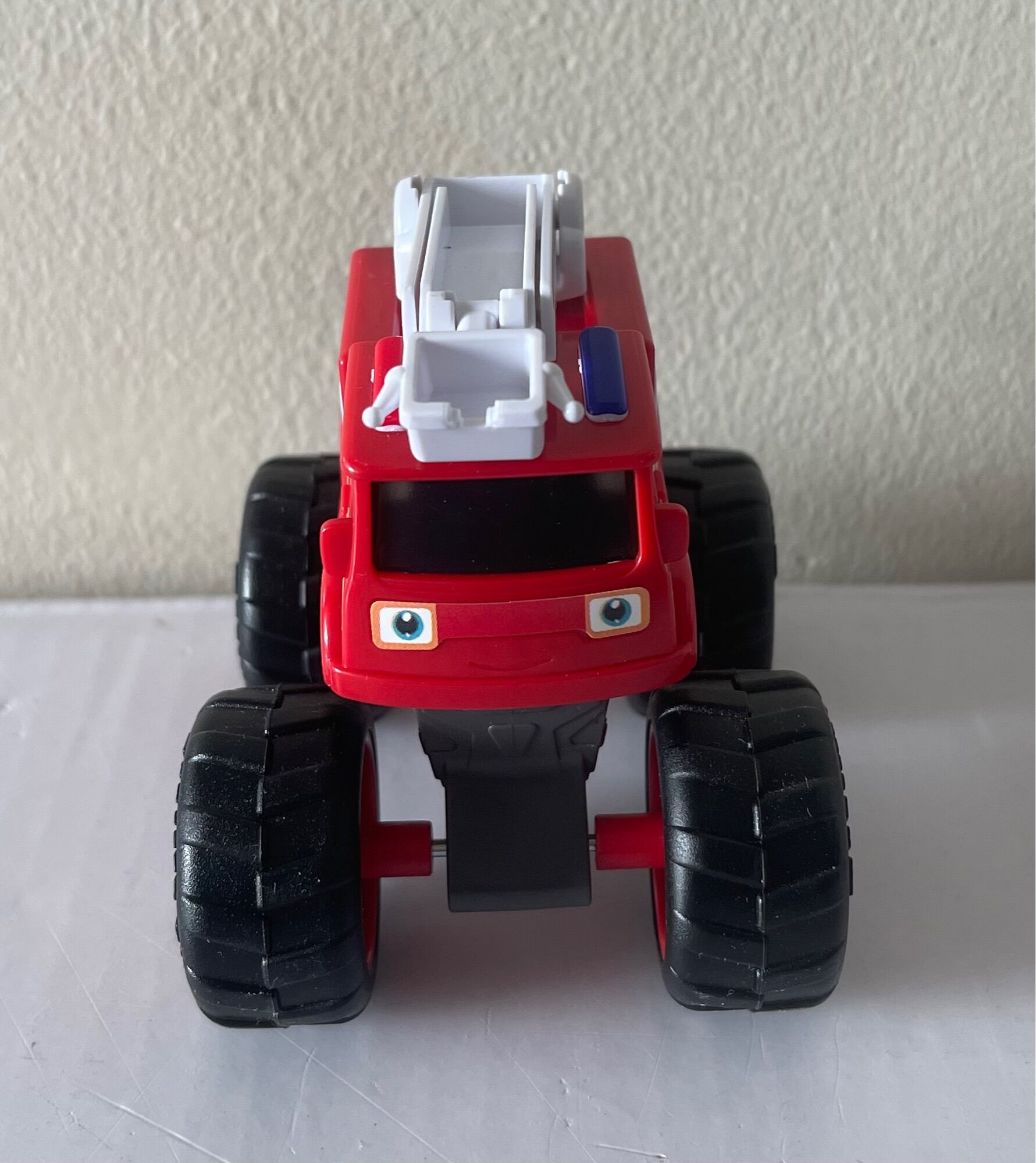 Xe cứu hoả monster baby bus