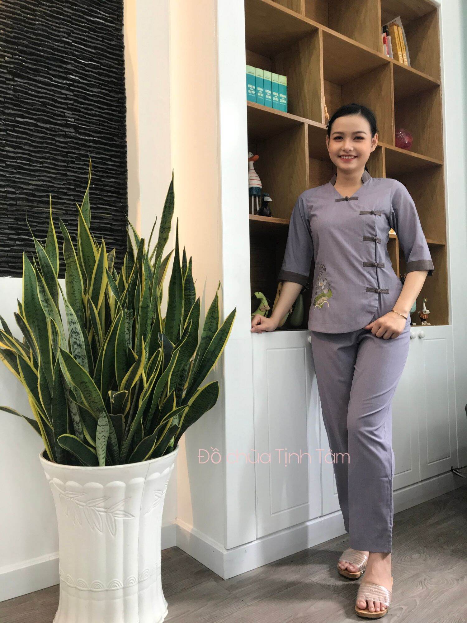 SET PHÁP PHỤC ĐI CHÙA THÊU HOA 5 NÚT
