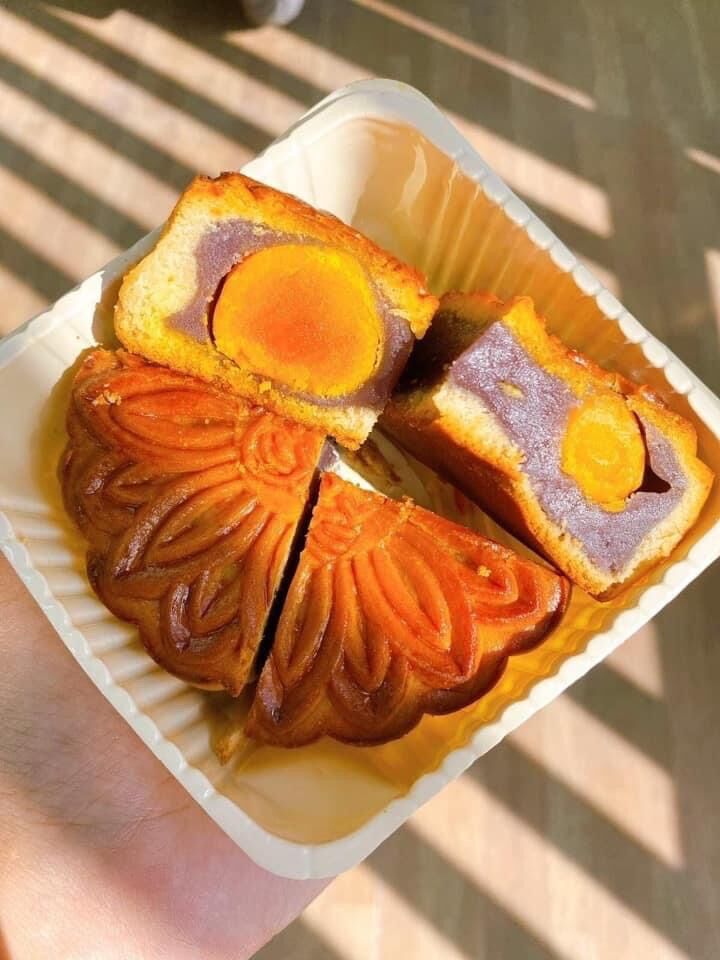 Bánh trung thu Khoai môn 2 trứng
