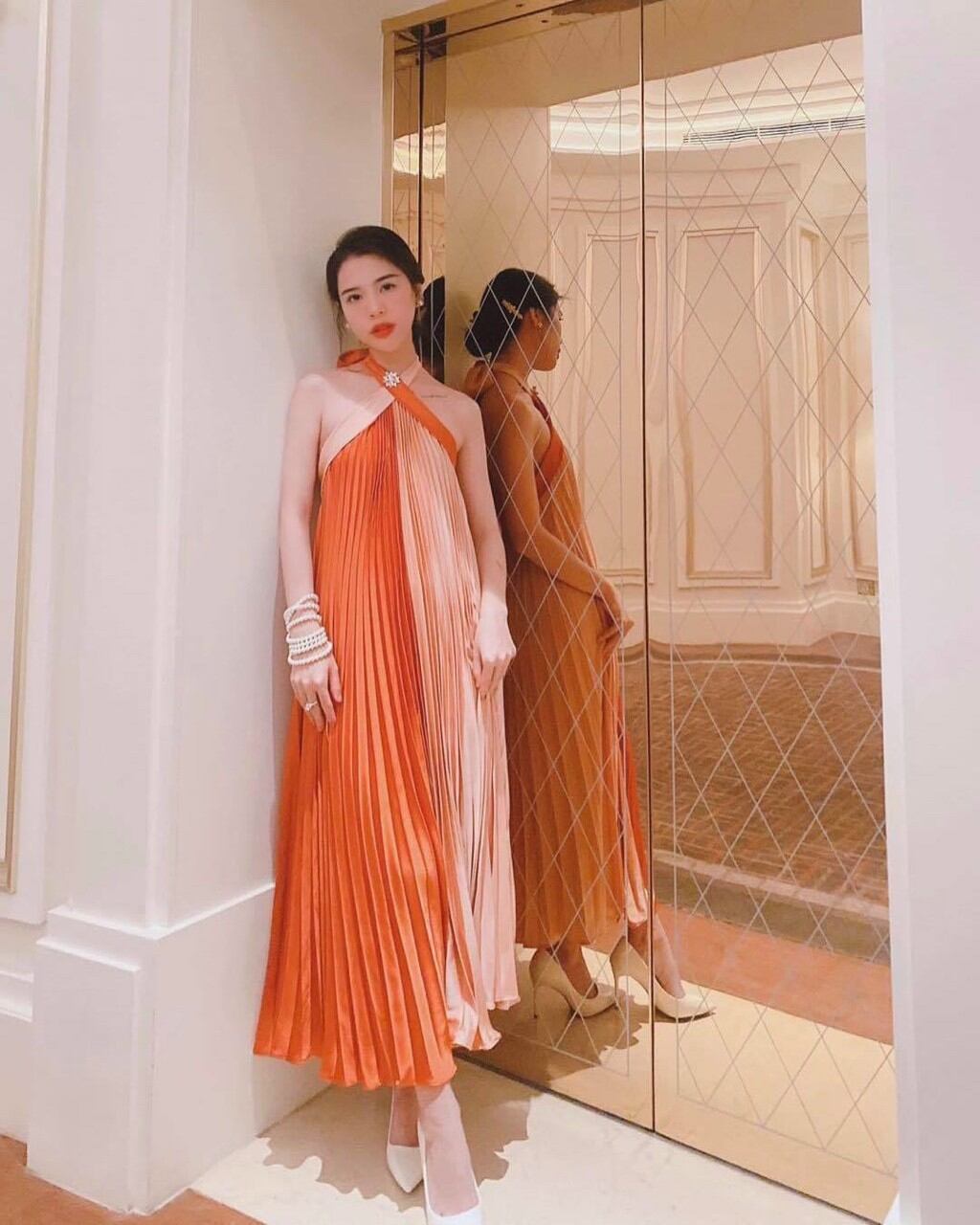 ĐẦM MAXI CỔ YẾM DẬP LY 2 MÀU KÈM TAG (CÓ MÚT NGỰC)