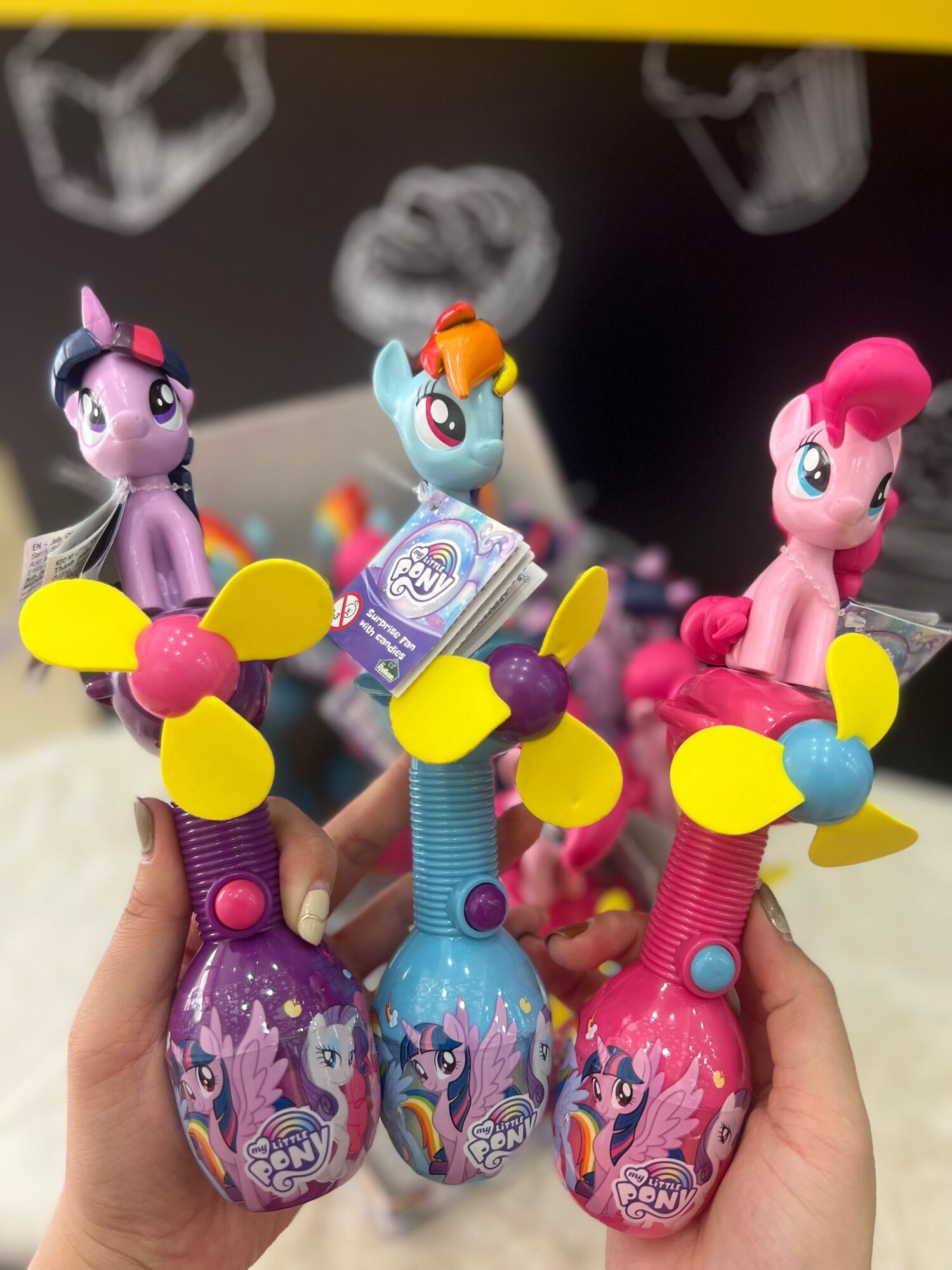Kẹo cây quạt và con dấu hình ngựa Pony