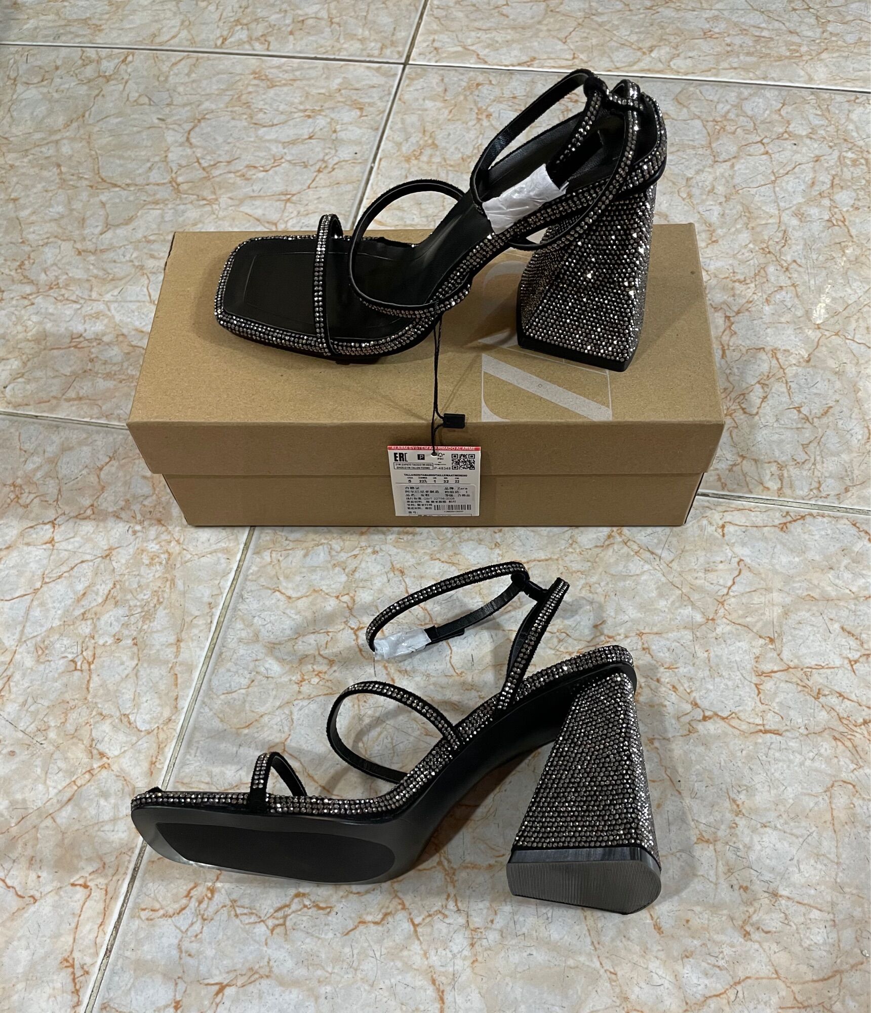Giày Zara Xuất Xịn Full Đá Bling Bling Size 35 ( Lùi 1 Size Có Sẵn )