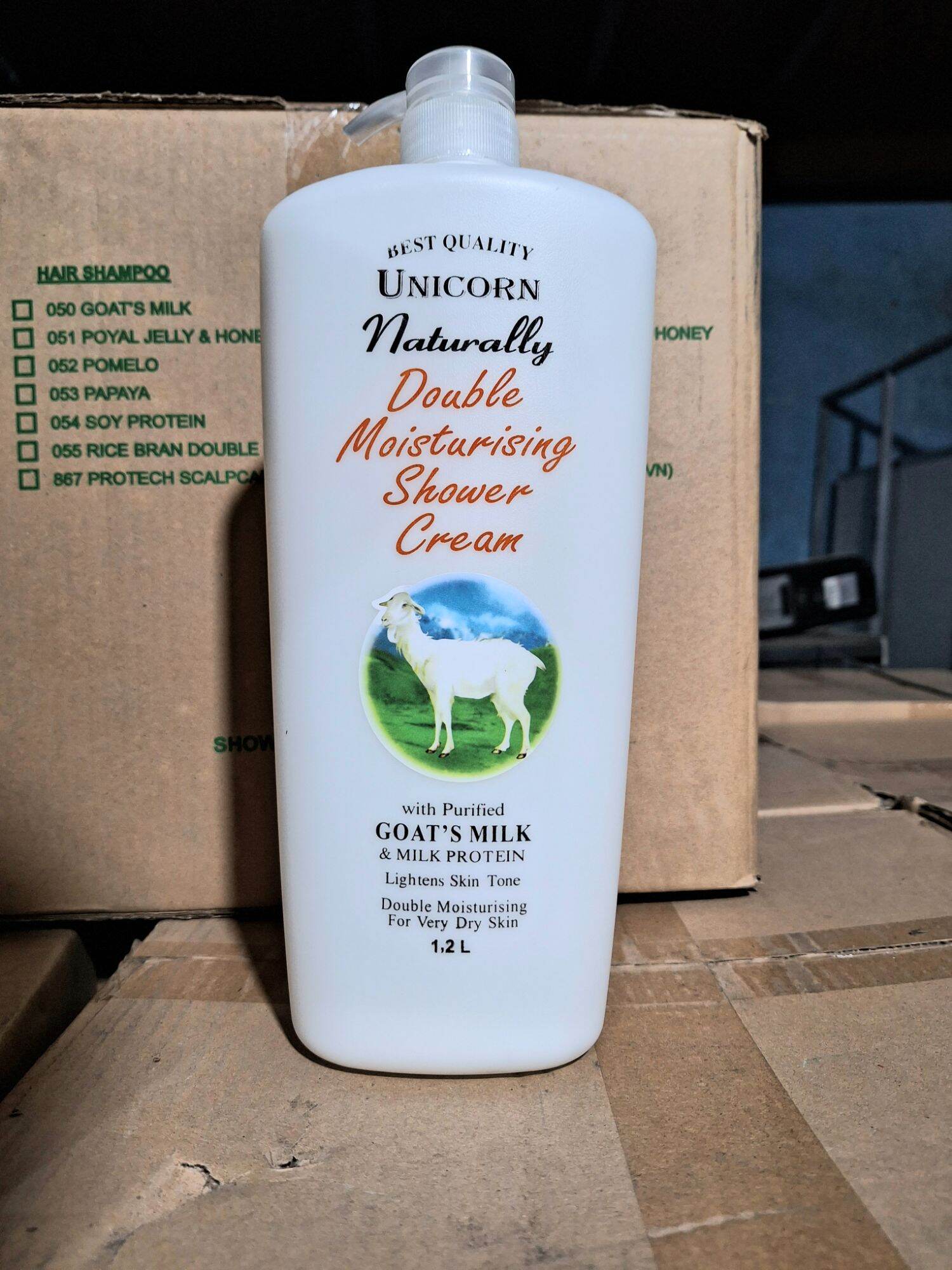 Sữa tắm Unicorn Naturally tinh chất sữa dê 1.2 lít