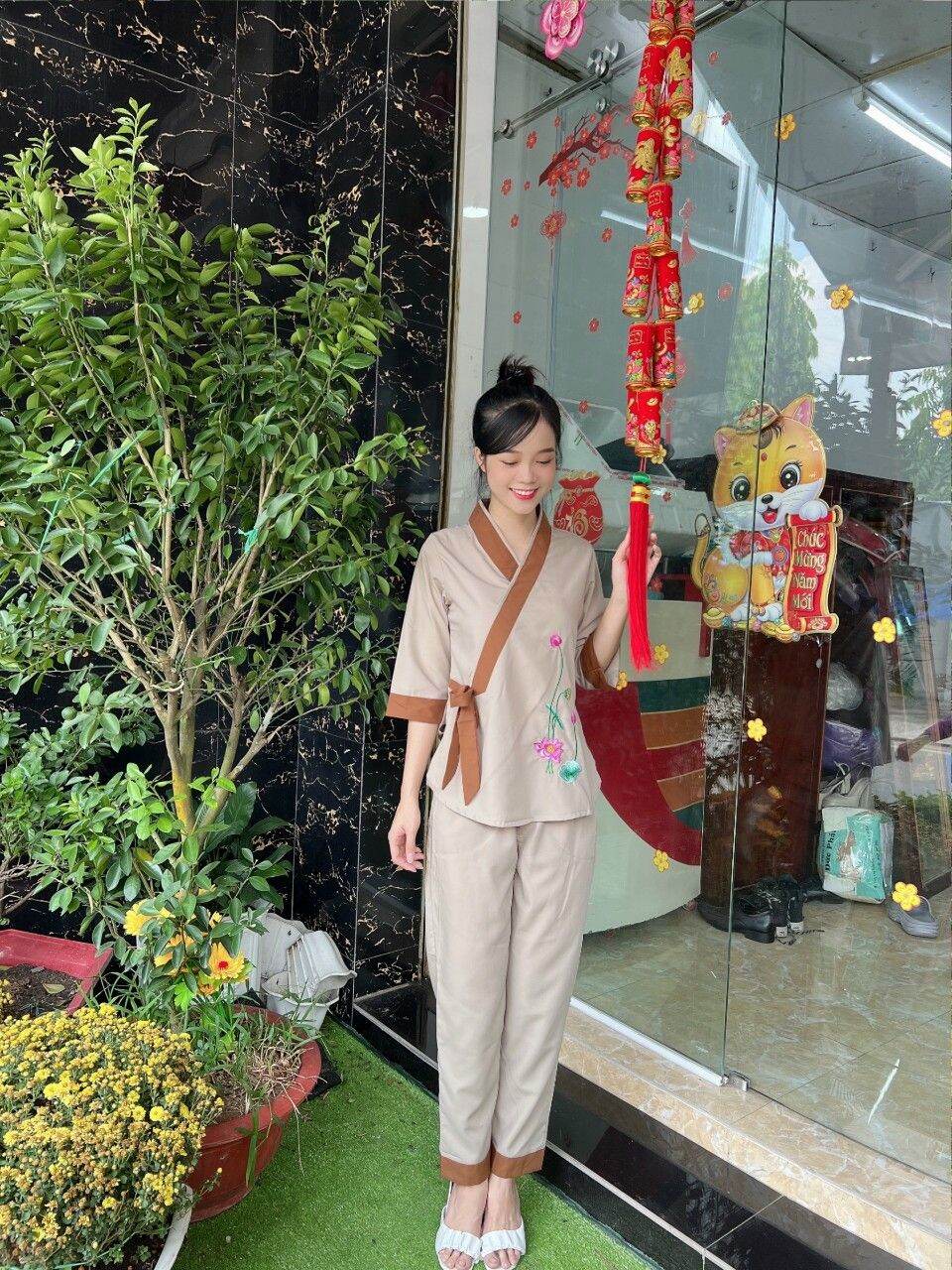 Đồ lam đi chùa mẫu nữ bộ xéo nơ thêu sen vải kate và tixi