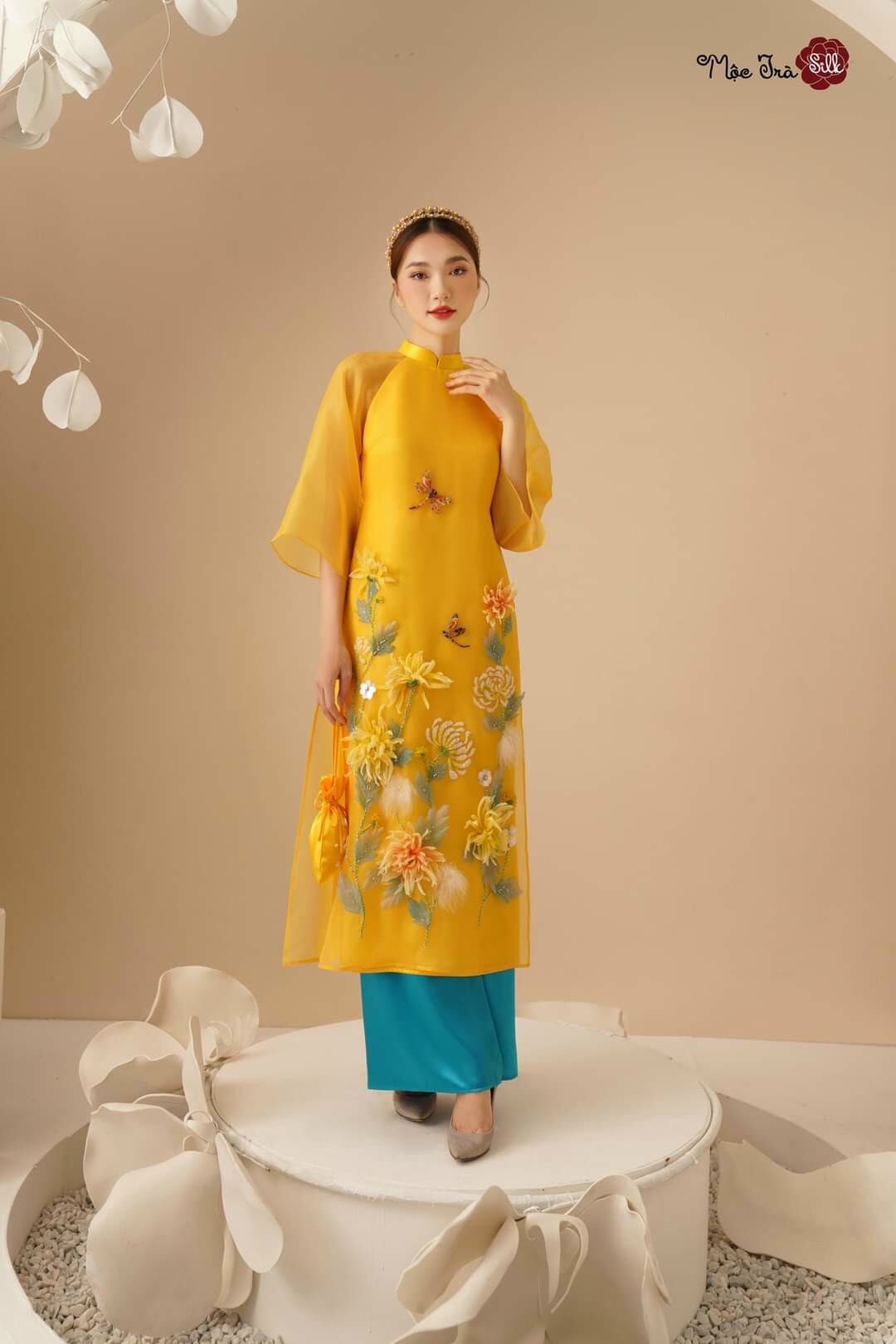 Áo dài cách tân nữ đính hoa tay bồng cao cấp - A21