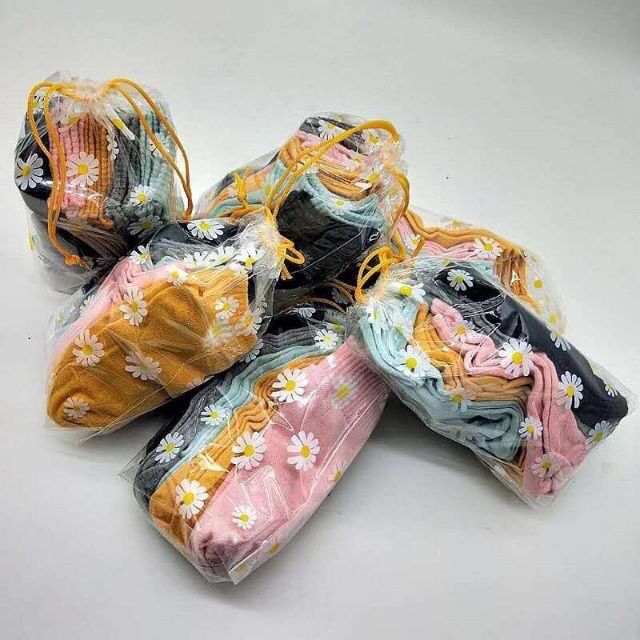 SET 10 ĐÔI TẤT HOA CÚC KÈM TÚI RÚT