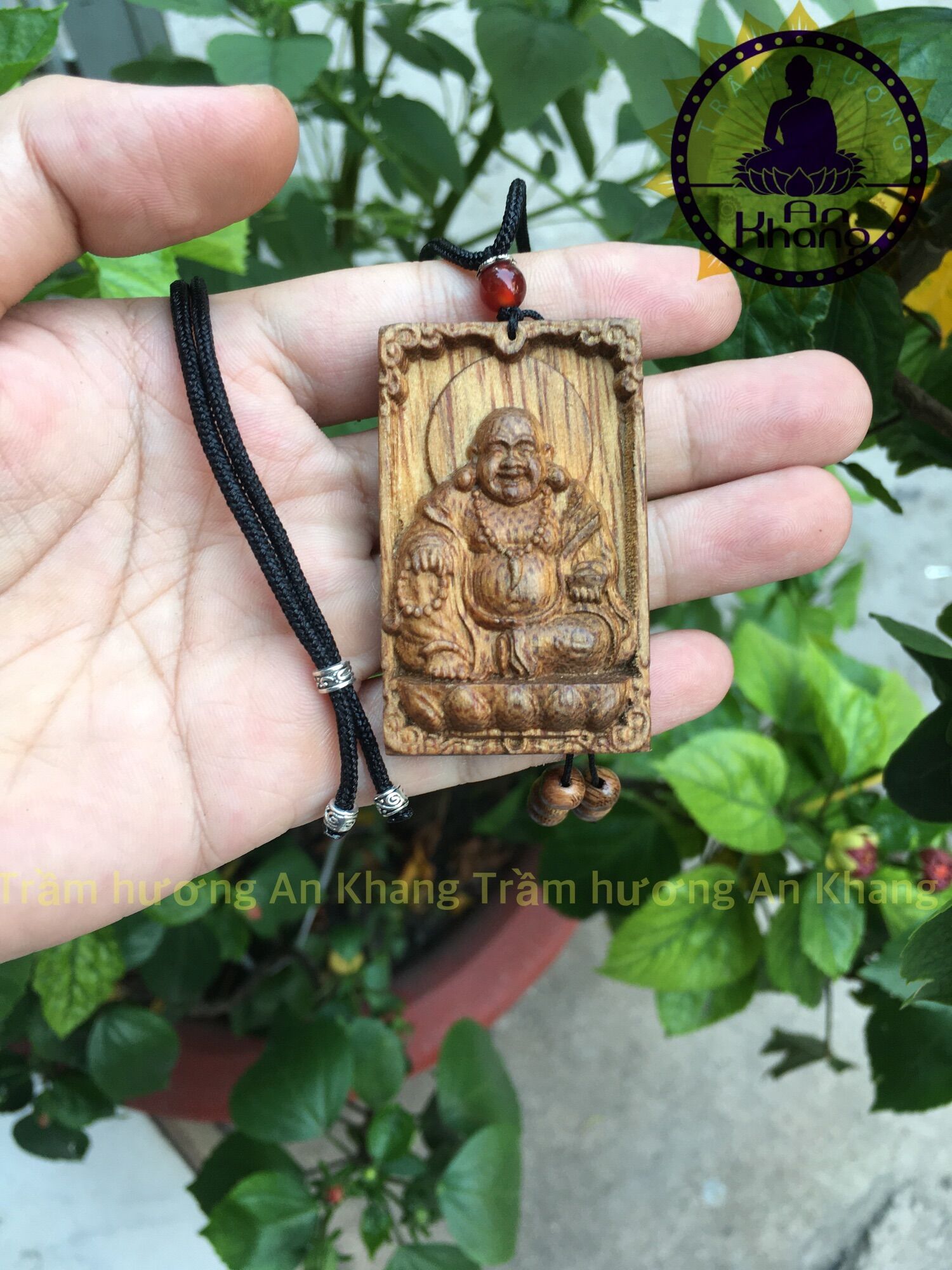 Dây chuyền trầm hương tốc tự nhiên.