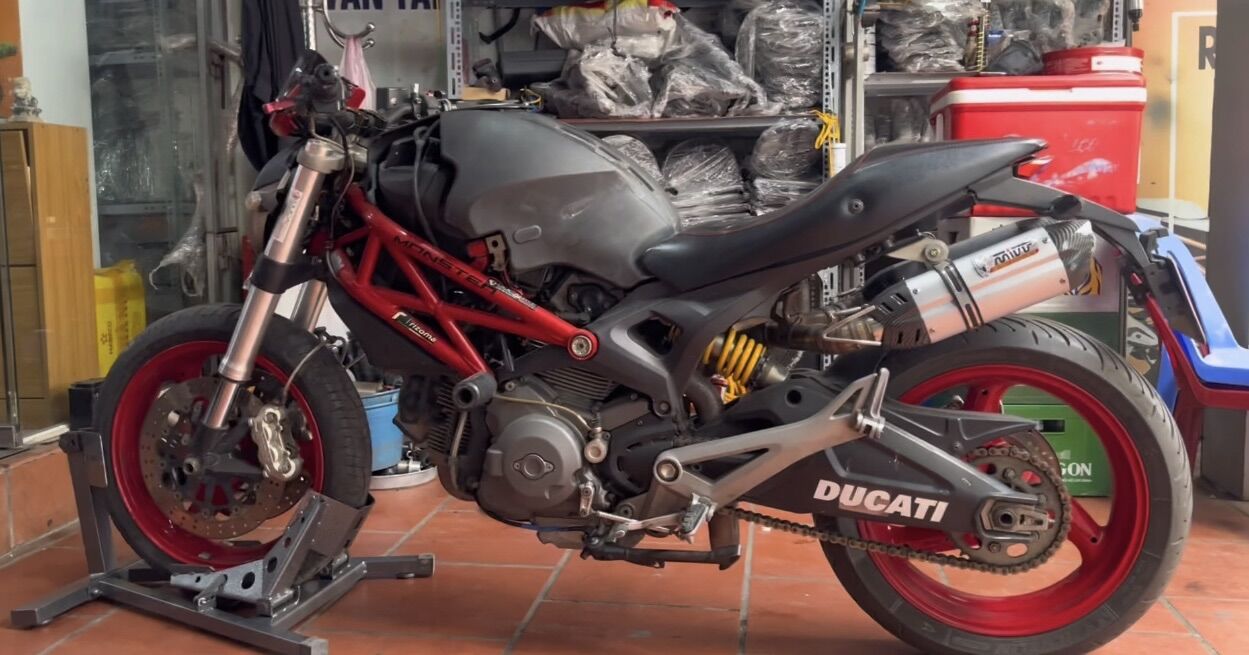 Kẹp bánh trước Motor PKL update