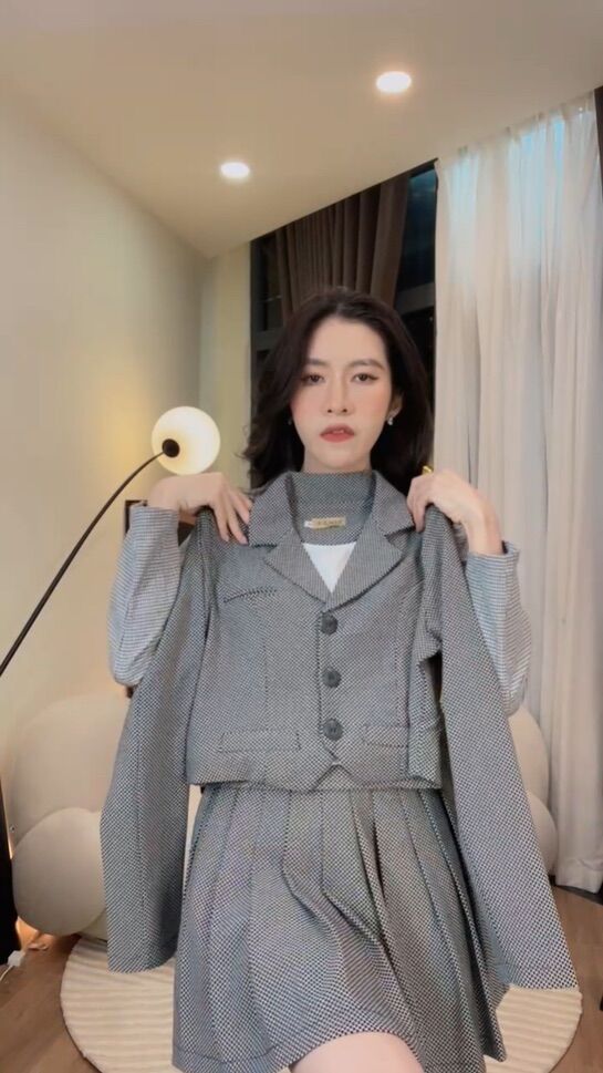 [HÀNG LOAN LÂM - E27 3/12]_SET VEST CHÂN VÁY XẾP LY_SIZE M