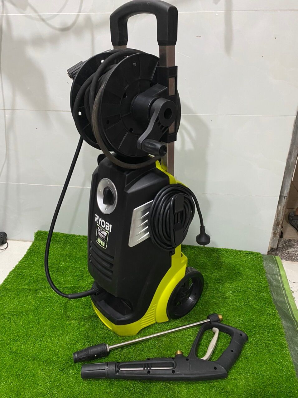 Máy Rửa Xe Ryobj 2400W