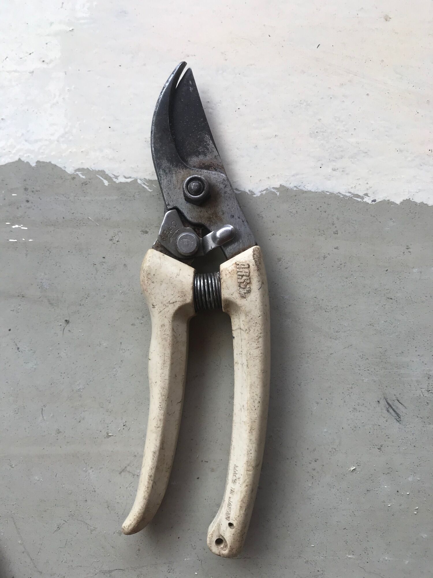 kéo cắt cành nội địa Nhật