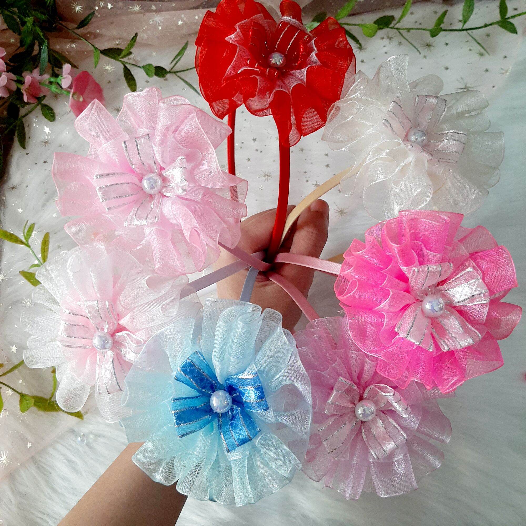 Cài tóc dễ thương cho bé