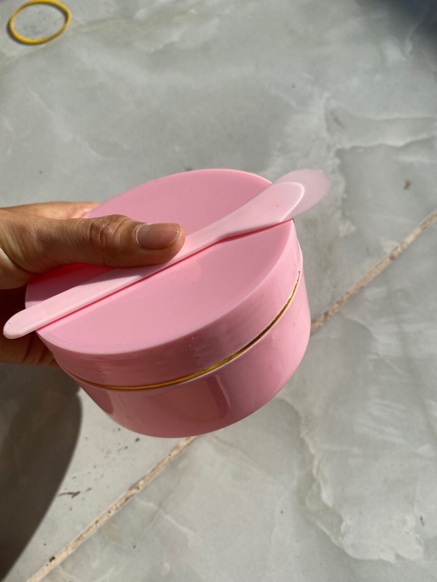 Hủ 200gr màu hồng (tặng muỗng múc kem).