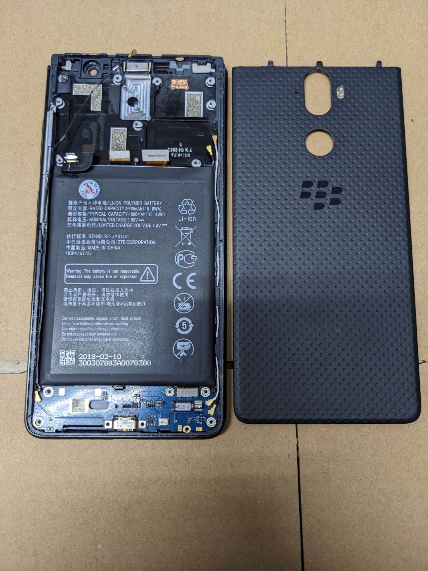 Pin điện thoại blackberry evolve