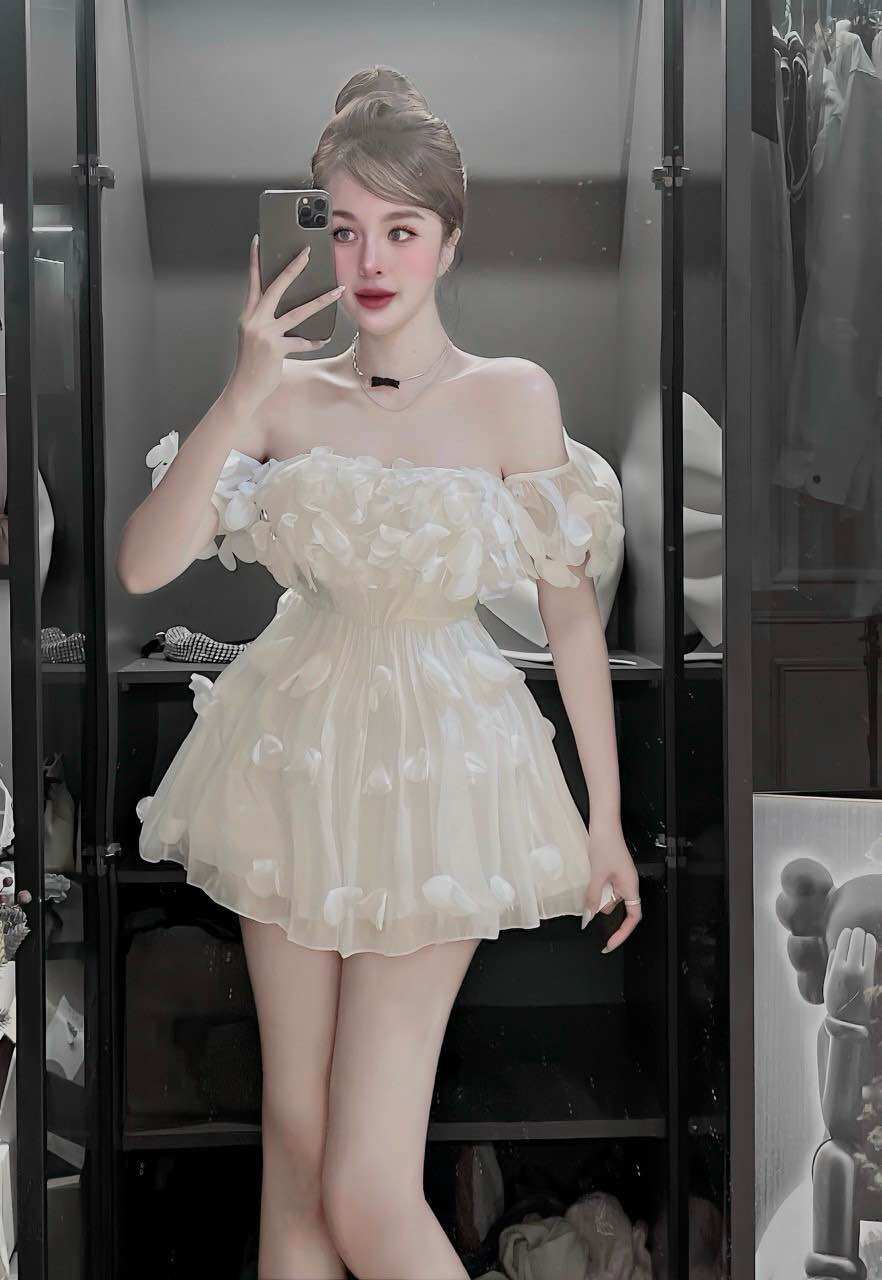 Đầm trễ vai đính hoa voan kiếng ảnh thật