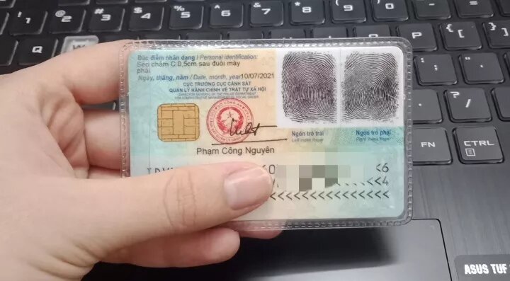 set 100 cái vỏ căn cước loại dày có răng ( nhựa trắng trong suốt)