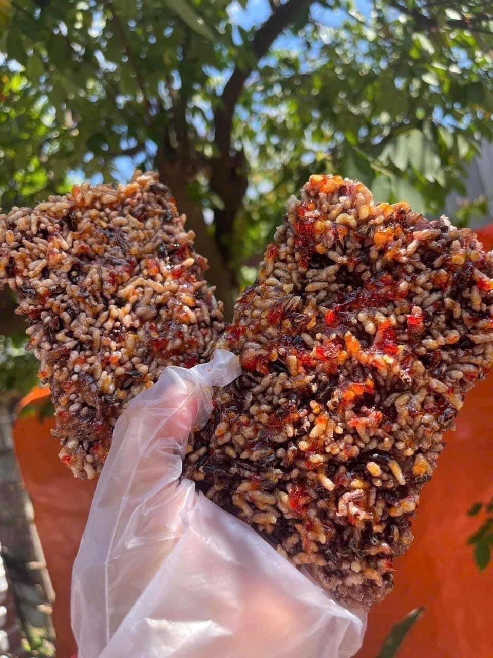 Cơm cháy gạo lứt mắm hành gói 500 gram