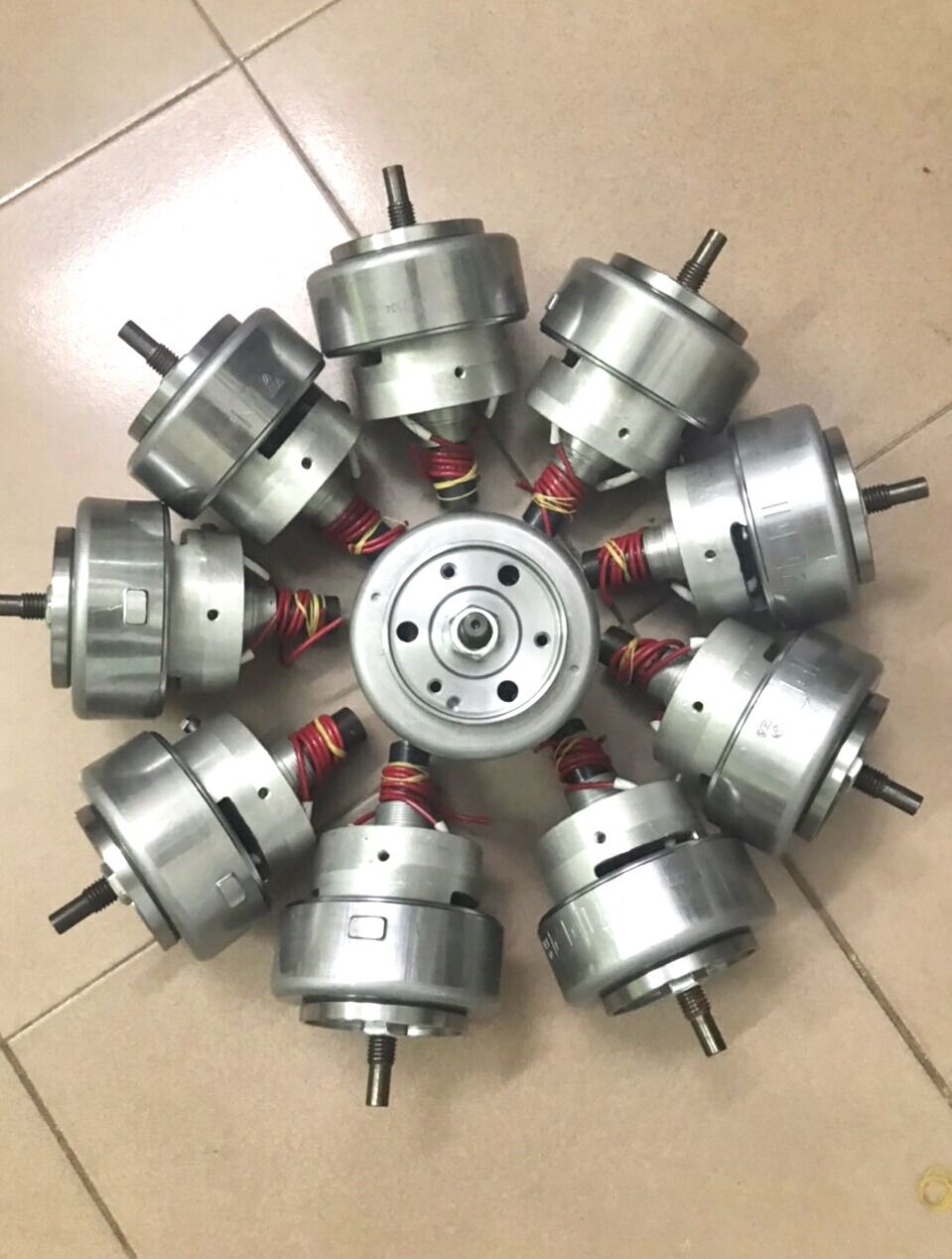 Củ phát điện gắn động cơ xe máy