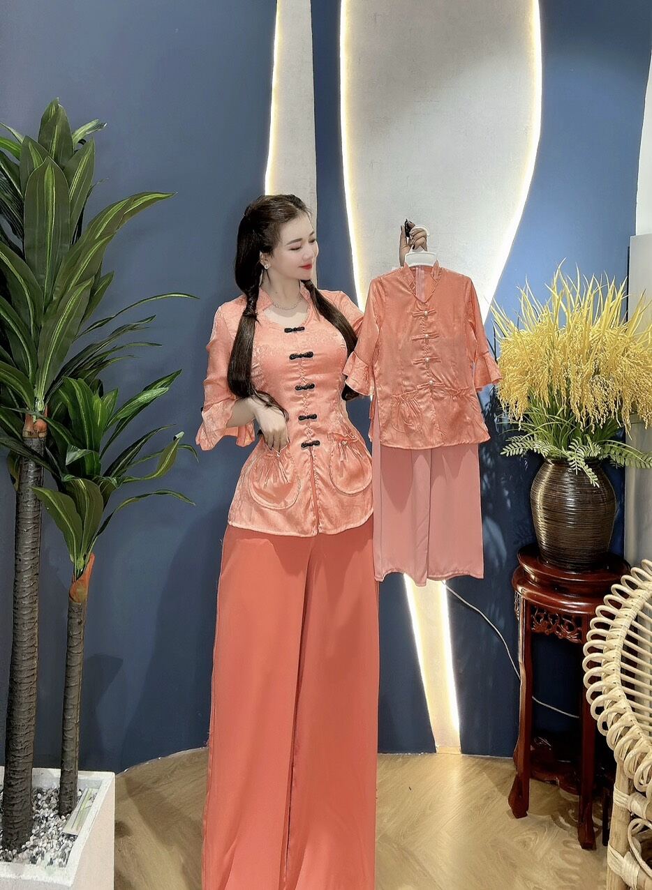 Bộ bà ba gấm cổ tim tay loe nút tàu