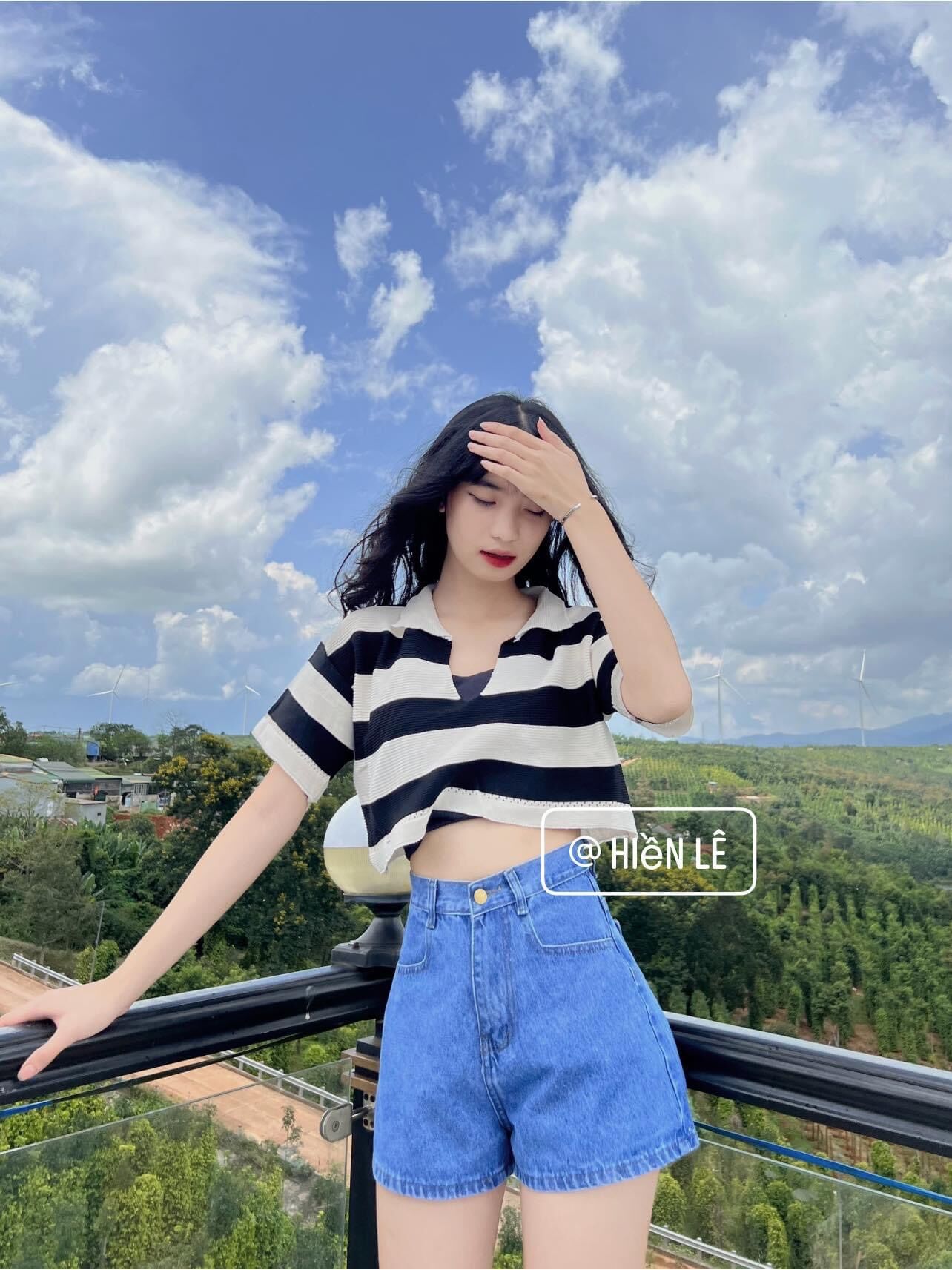 Set quần ngố jeans lai cuốn + áo crop cổ bẻ sọc