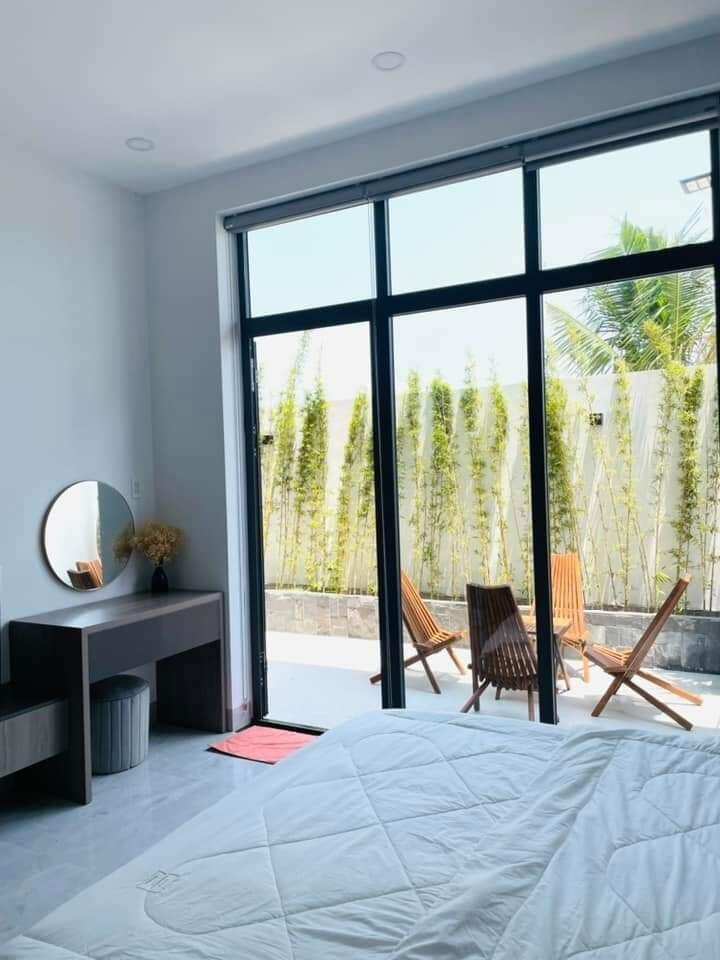 Ghế gỗ câu cá, cà phê