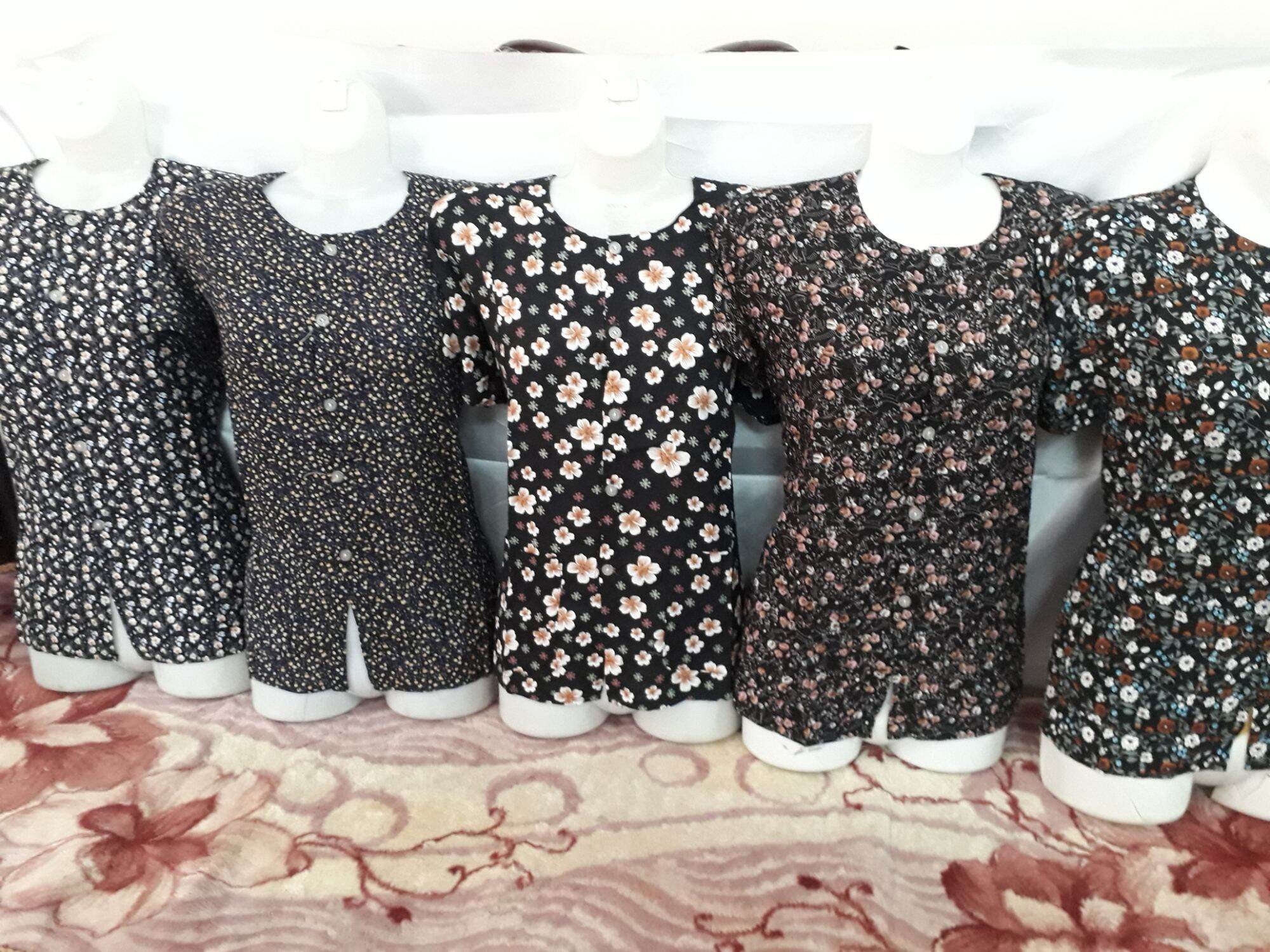 Áo lanh hoa dành cho bà già