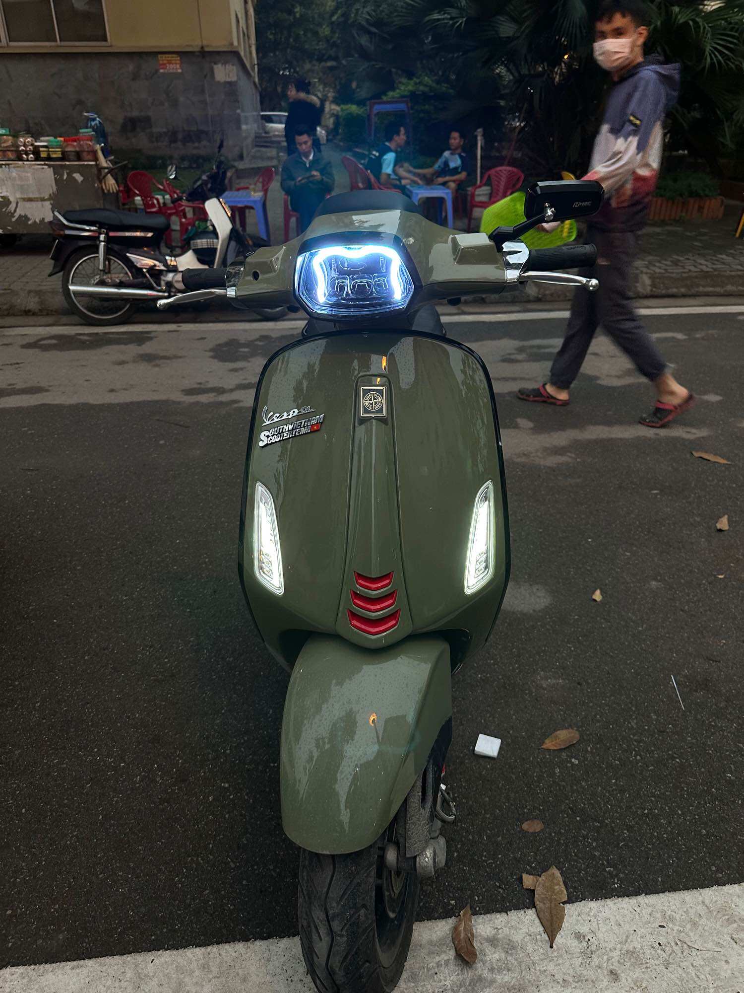 Đèn pha led chữ M cho vespa sprint