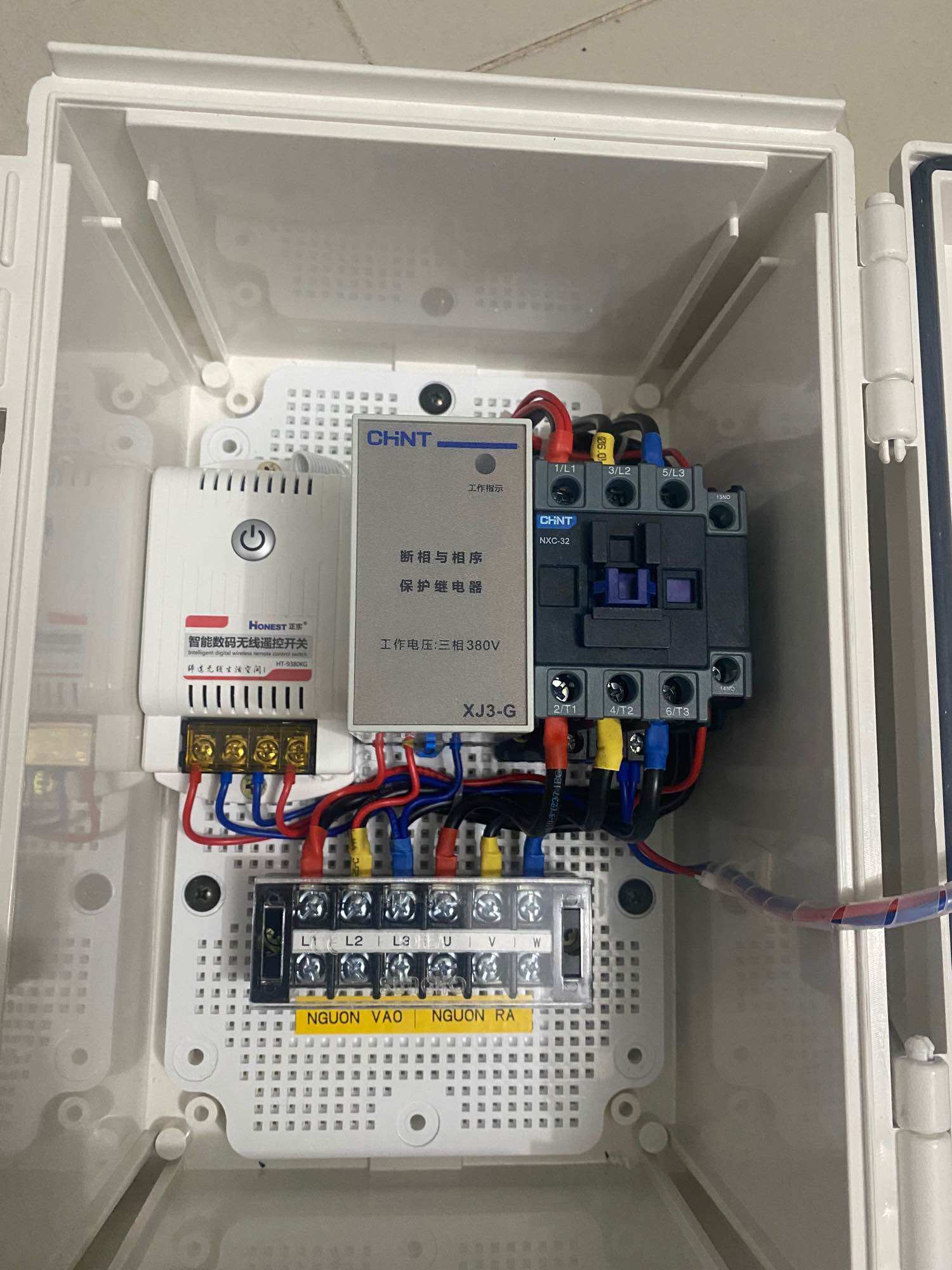 Tủ điều khiển bơm 3 pha kèm bảo vệ mất pha