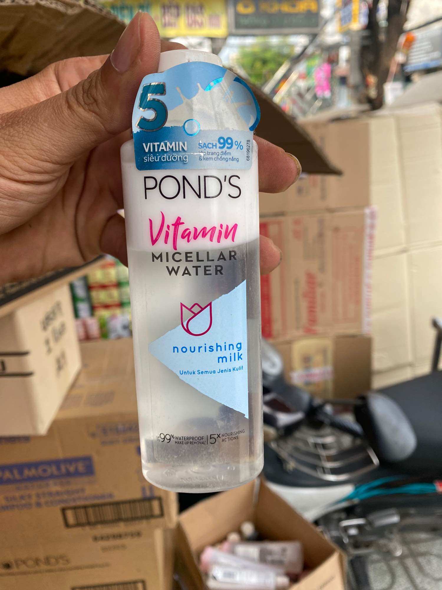Nước tẩy trang pond's 100ml