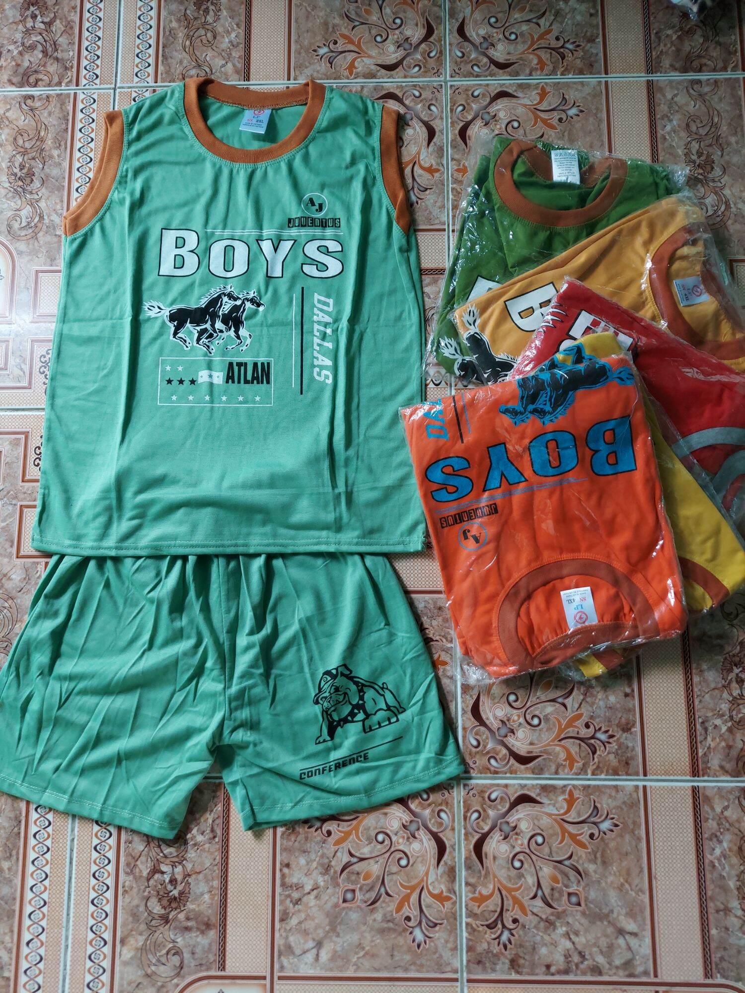 Quần áo thể thao bé trai 30kg ~35kg
