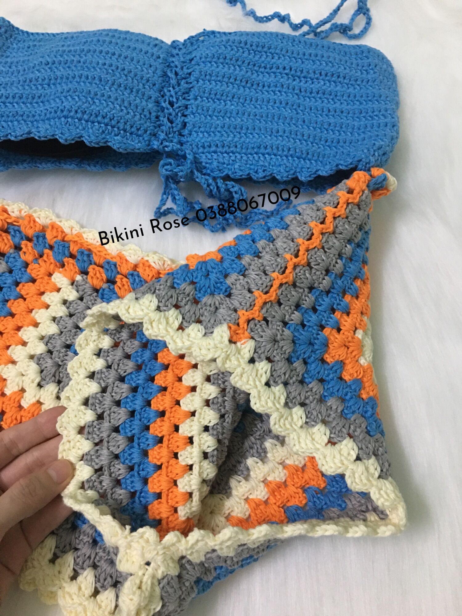 Sét len móc áo ống với quần