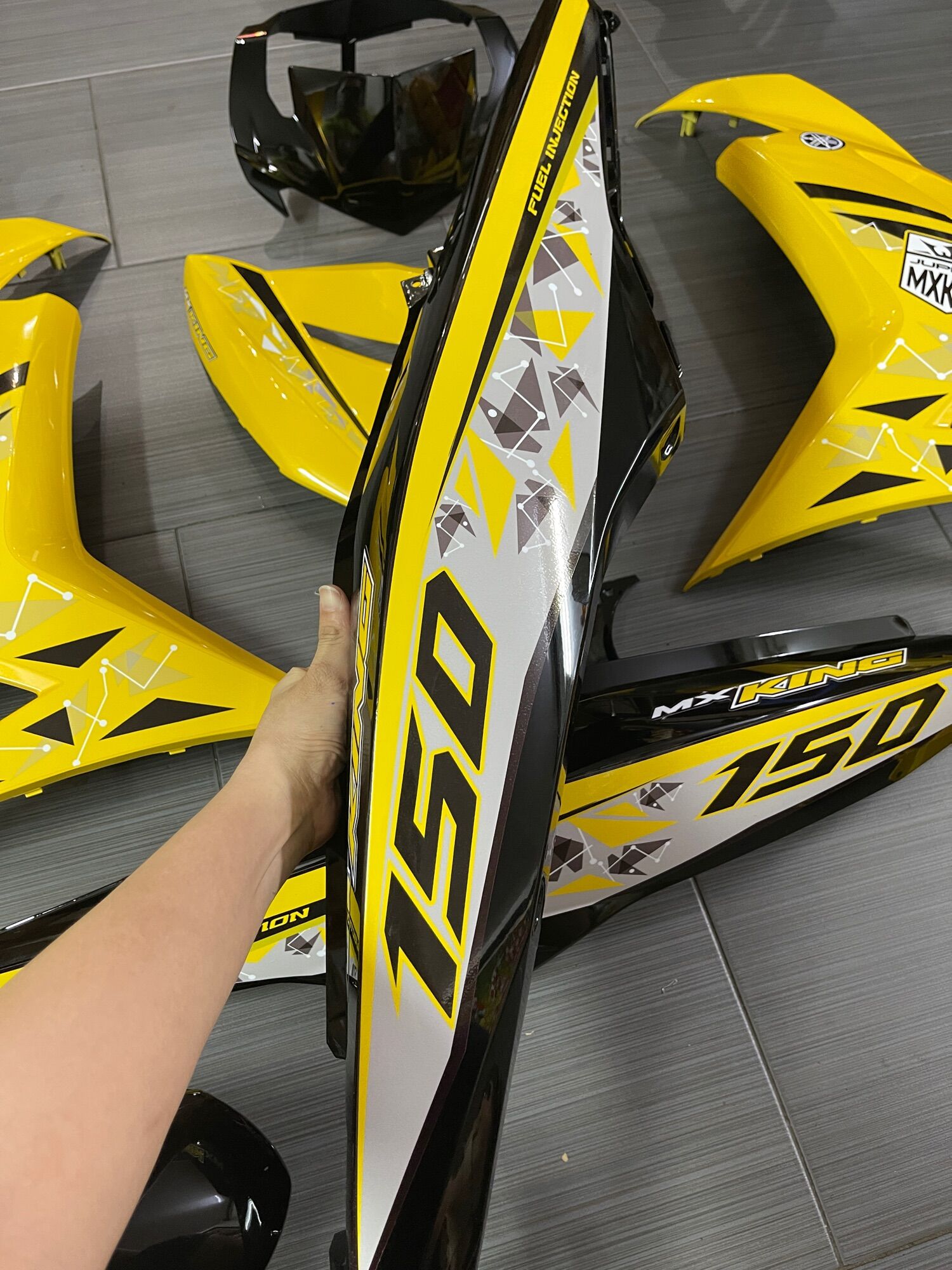 Dàn áo Ex 150 vàng đen tem Mx kinh tặng kèm