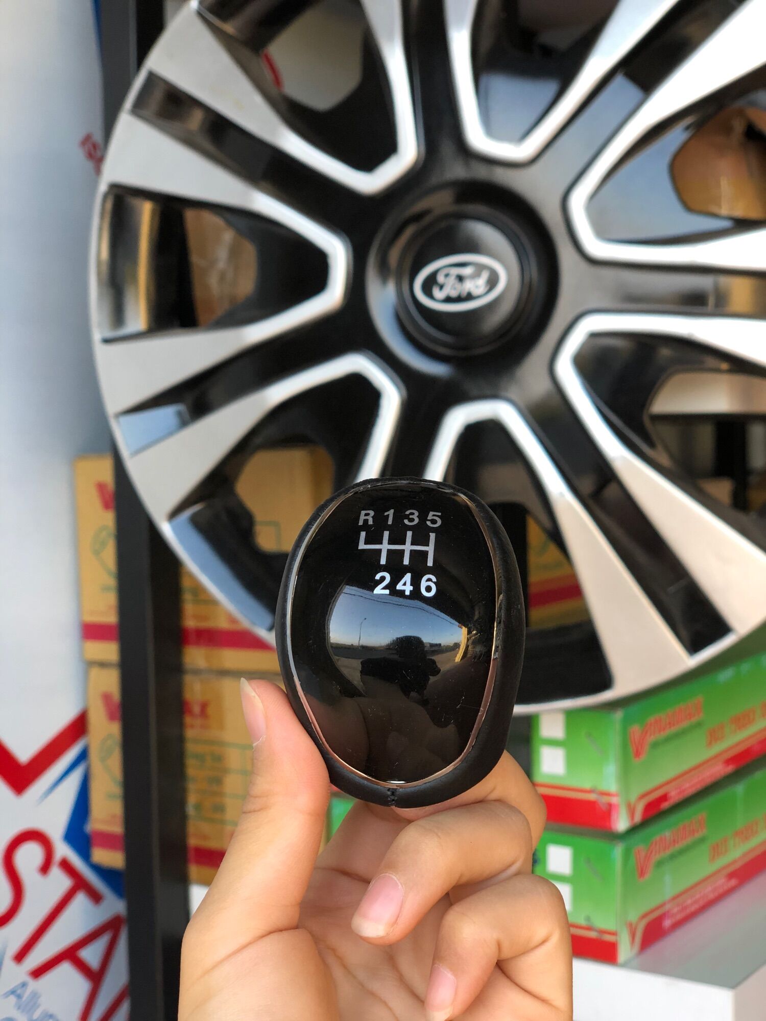 Nắm đấm số fordtransit 6 số