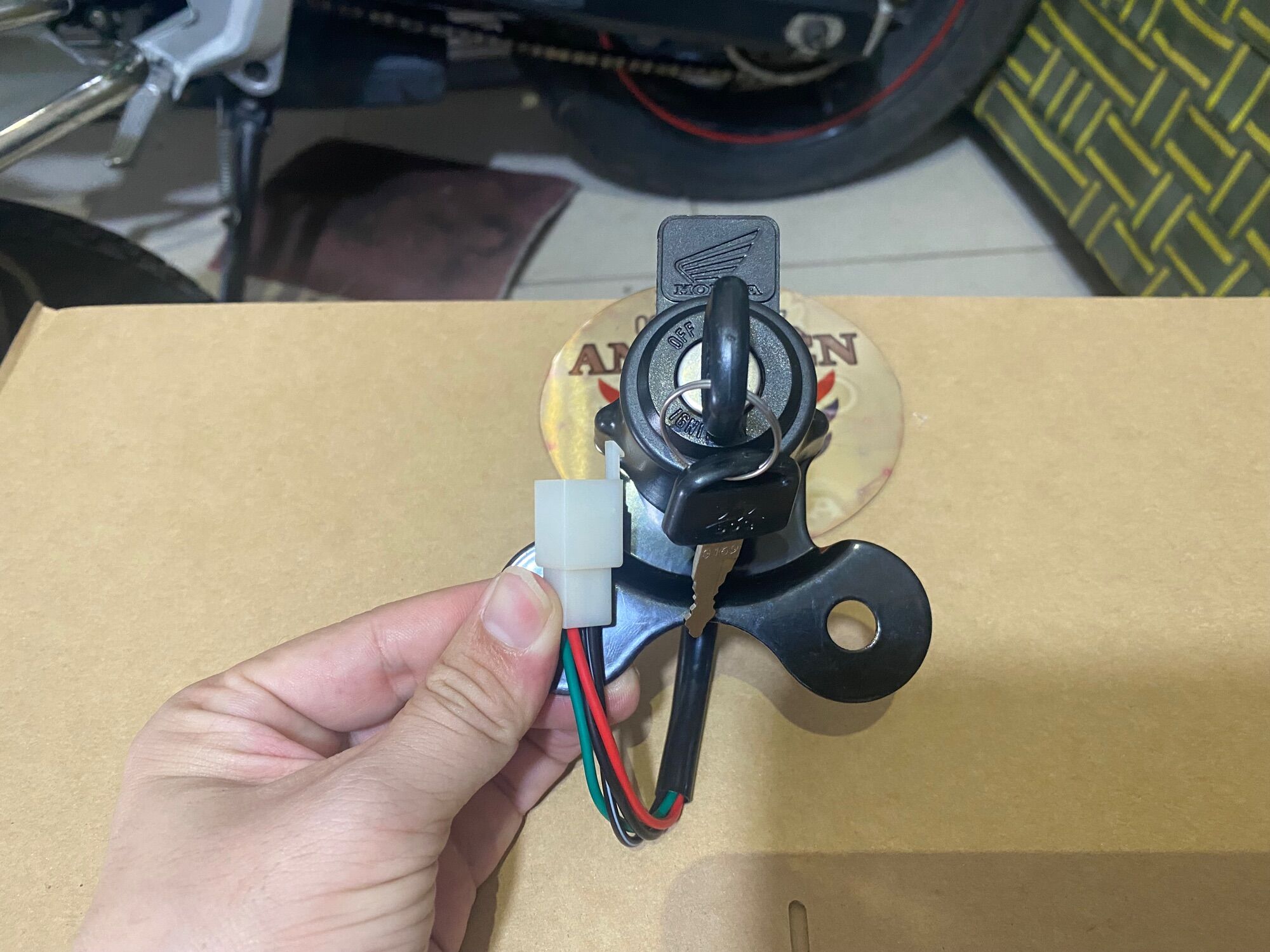 Ổ khóa công tắc khởi động 68 cd cl