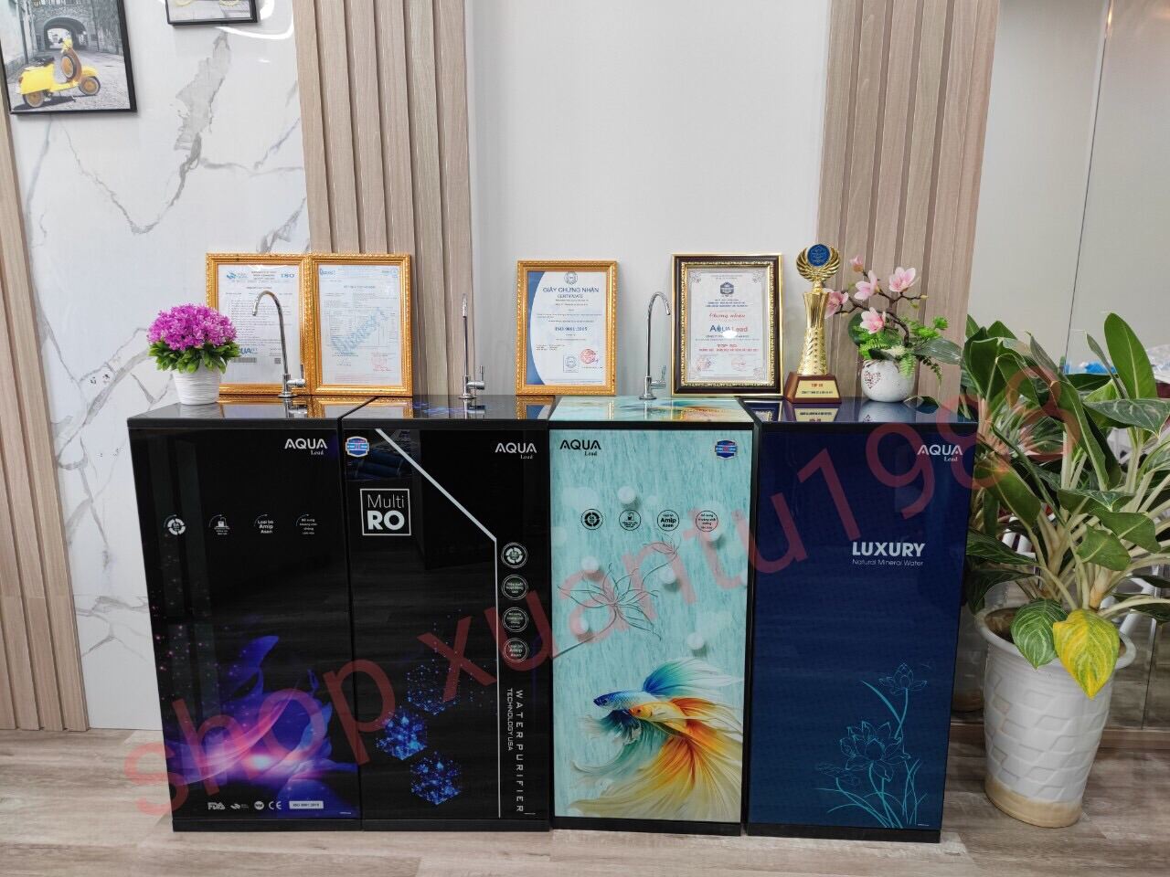 Máy lọc nước ro Aqua lead 9 cấp lọc có vỏ tủ kính 4d
